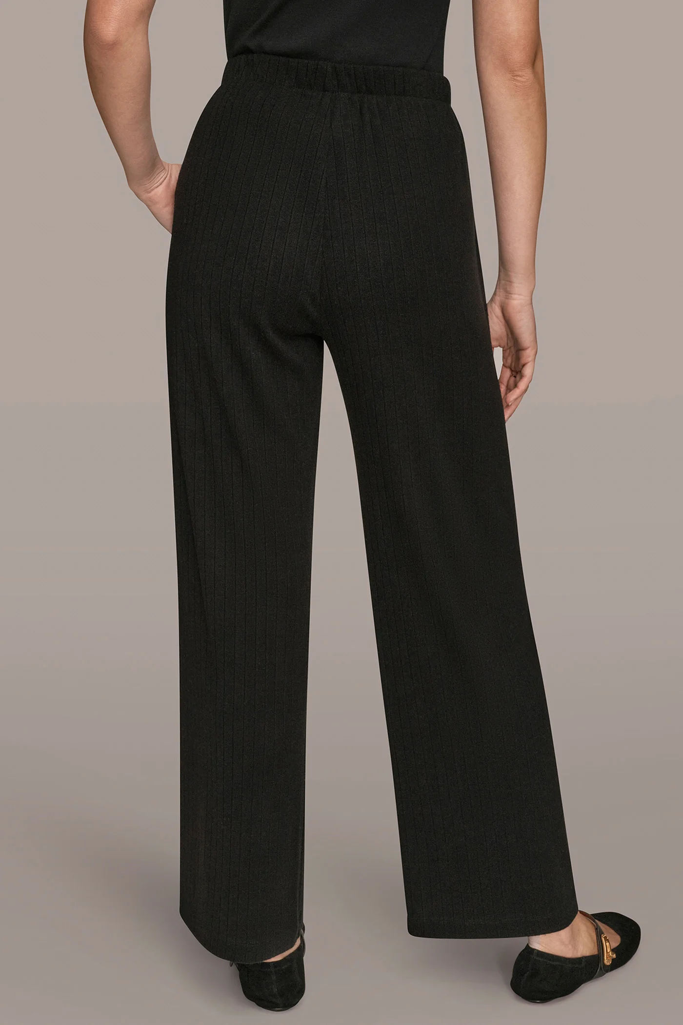 HIGH-RISE PLEATED RIBBED RELAXED PANT - VXVOV
