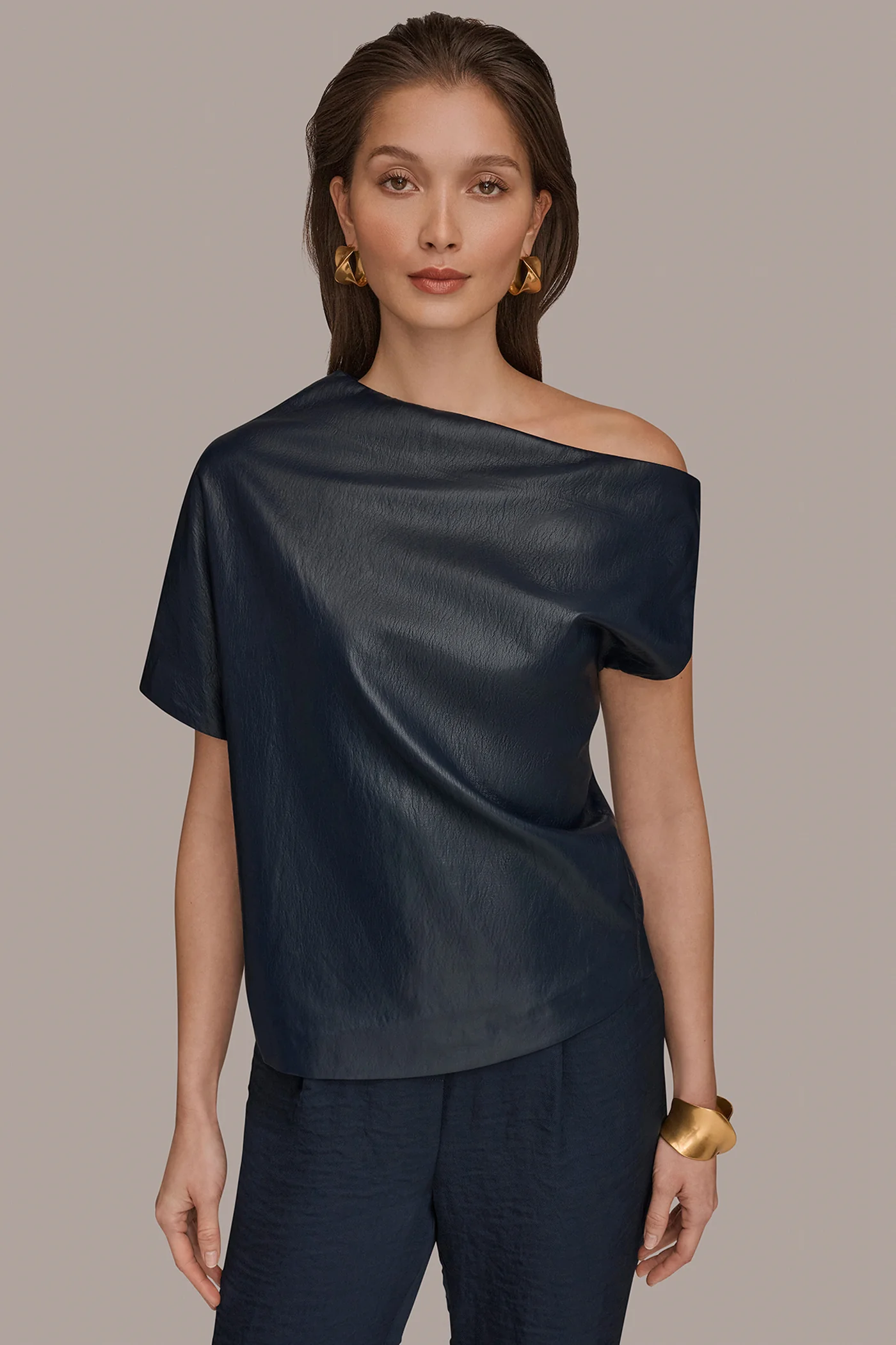 ASYMMETRIC ANGLE HEM TOP - VXVOV