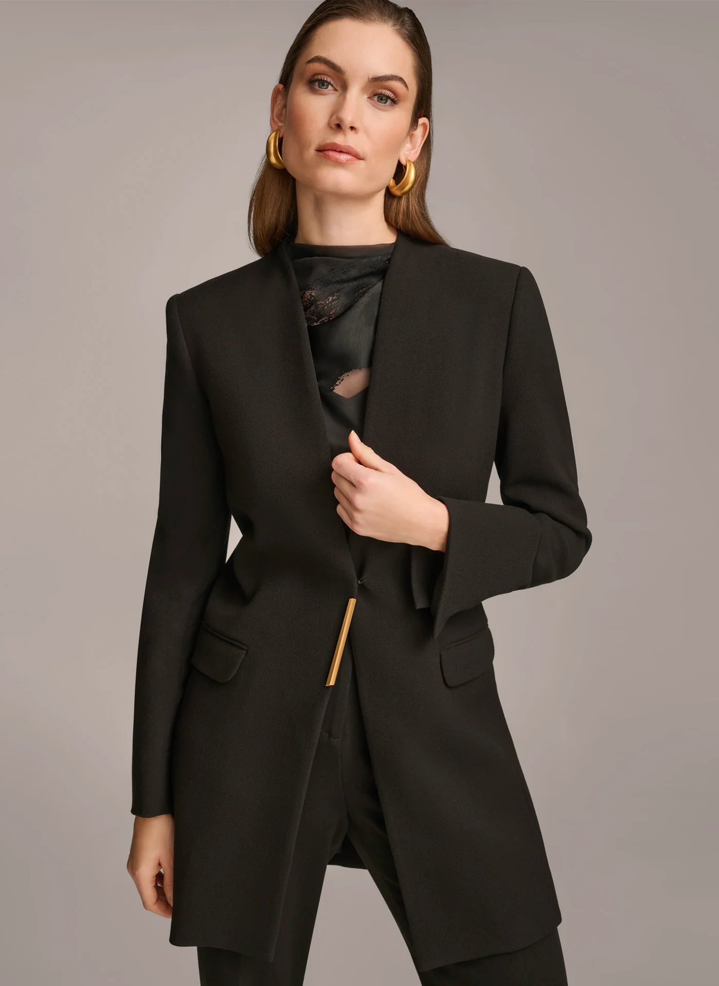 ONE BUTTON COLLARLESS TOPPER - VXVOV