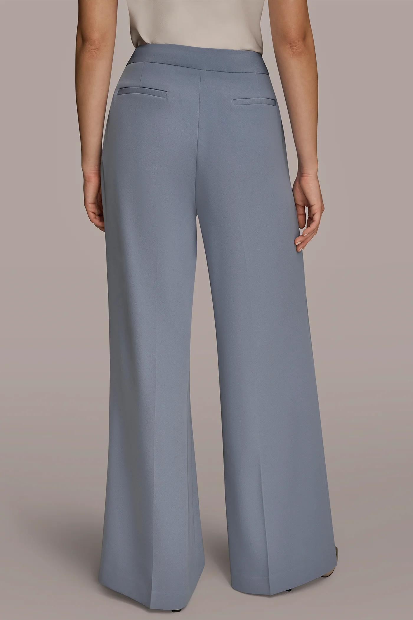 HIGH-RISE PLEATED WIDE-LEG PANT - VXVOV