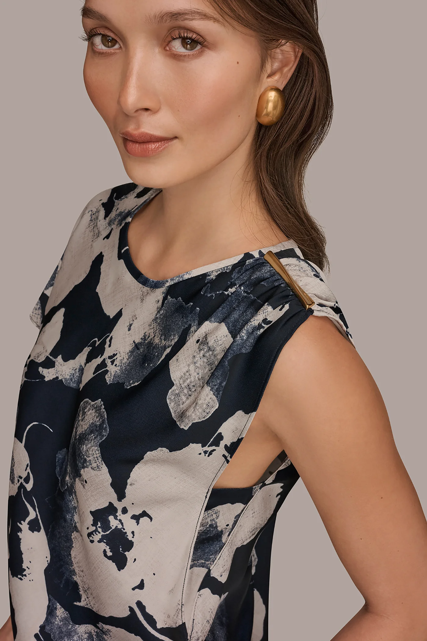 ASYMMETRICAL SHOULDER BLOUSE - VXVOV