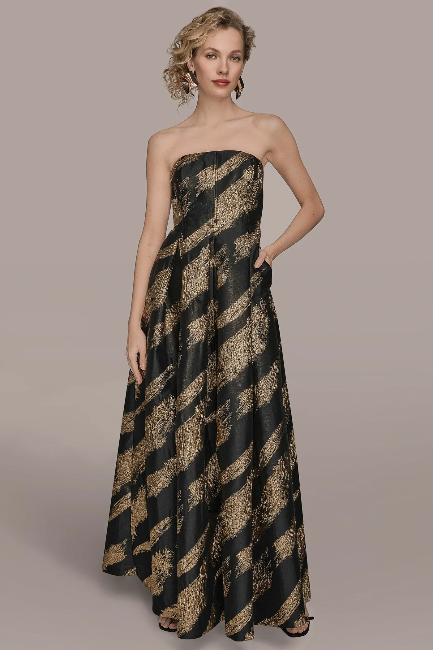 STRAPLESS METALLIC JACQUARD BALL GOWN - VXVOV