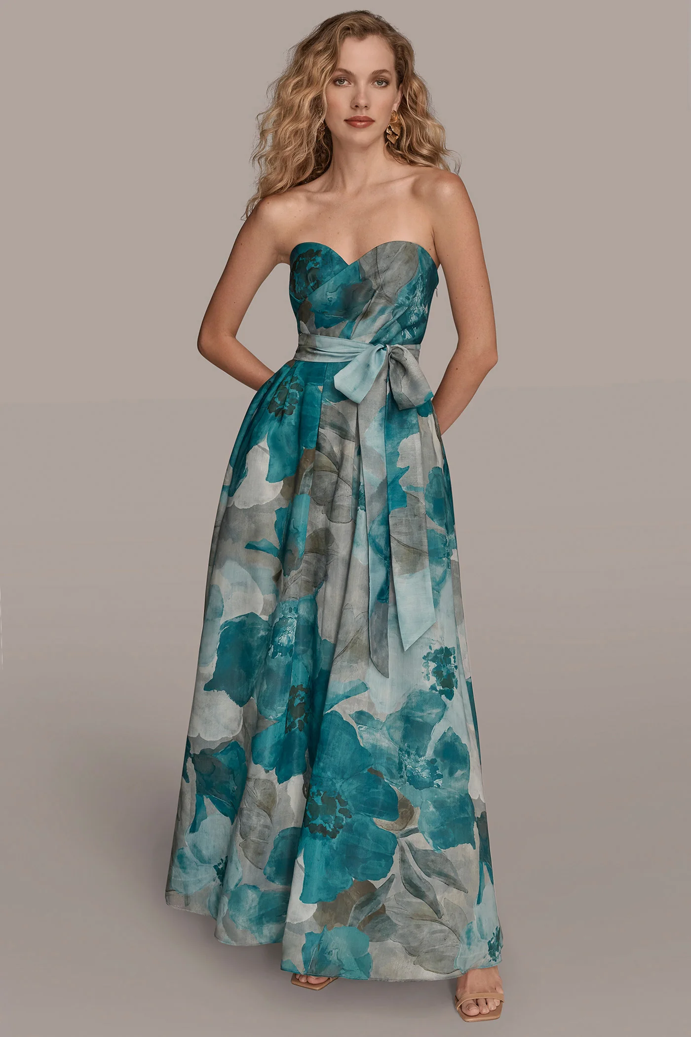 ORGANZA FLORAL STRAPLESS BOW GOWN - VXVOV