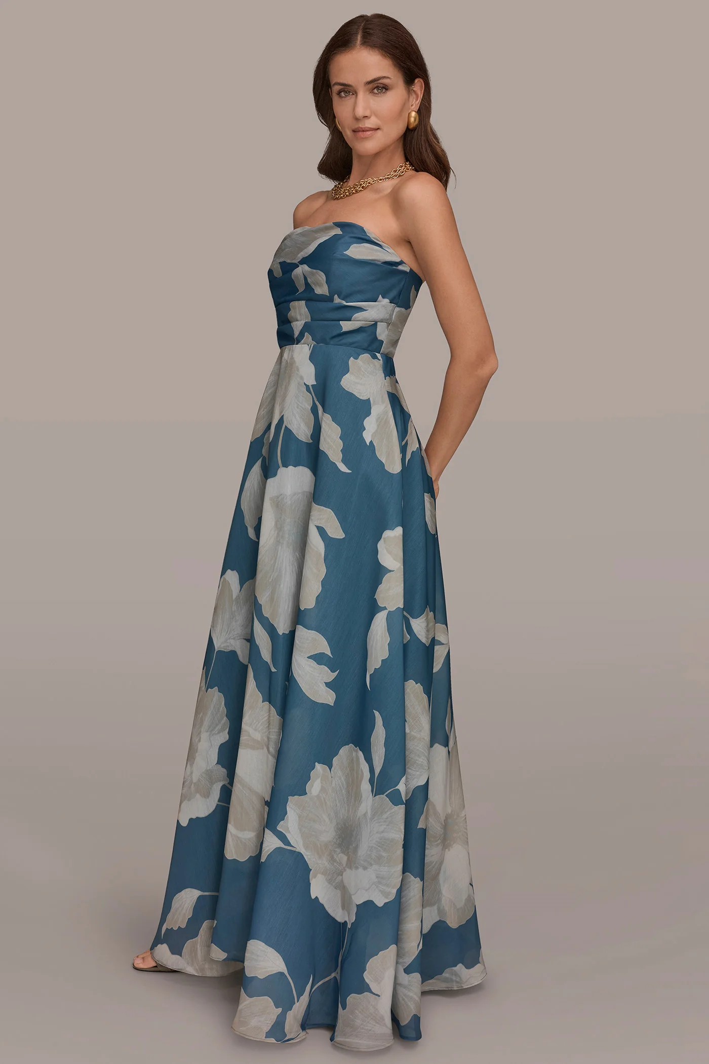 ORGANZA STRAPLESS FLORAL PLEATED GOWN - VXVOV
