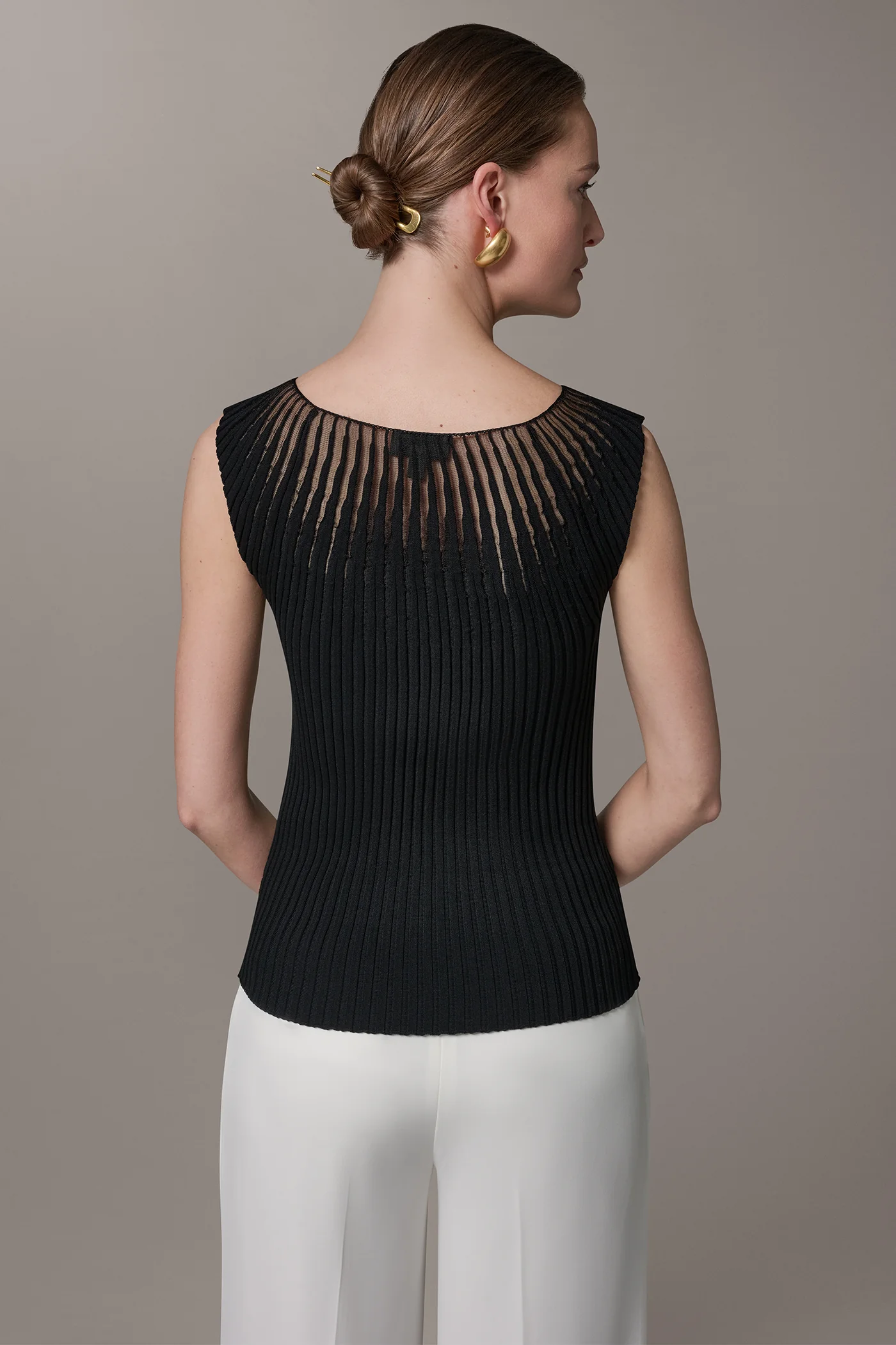 RIBBED SLEEVLESS SWEATER - VXVOV