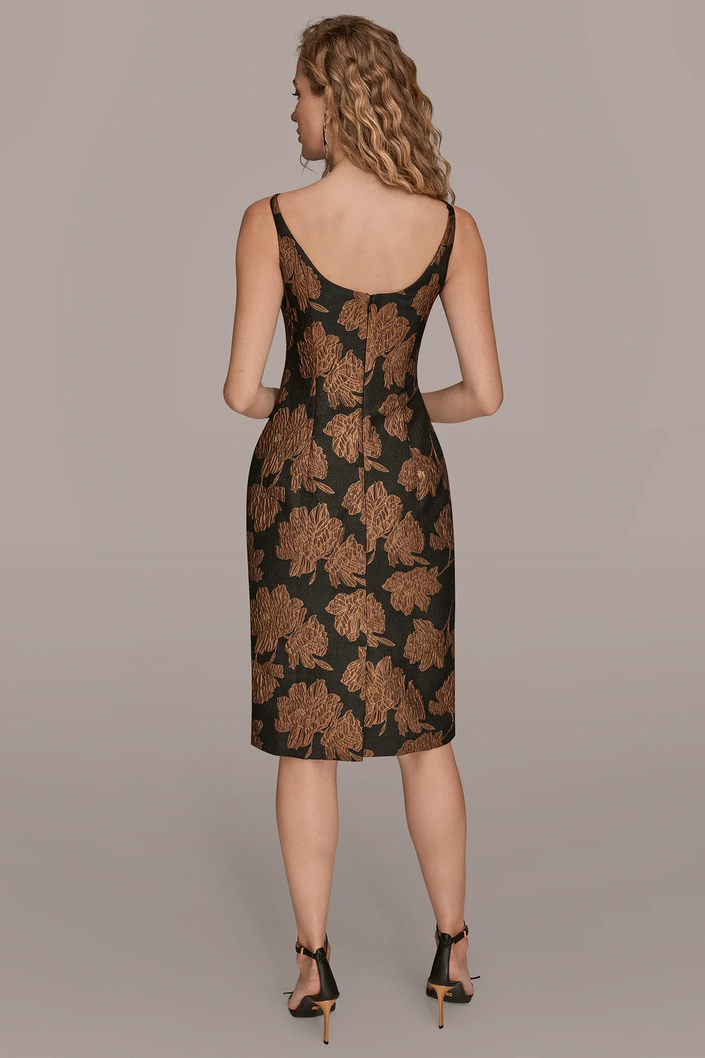 SLEEVELESS FLORAL BROCADE SHEATH DRESS - VXVOV
