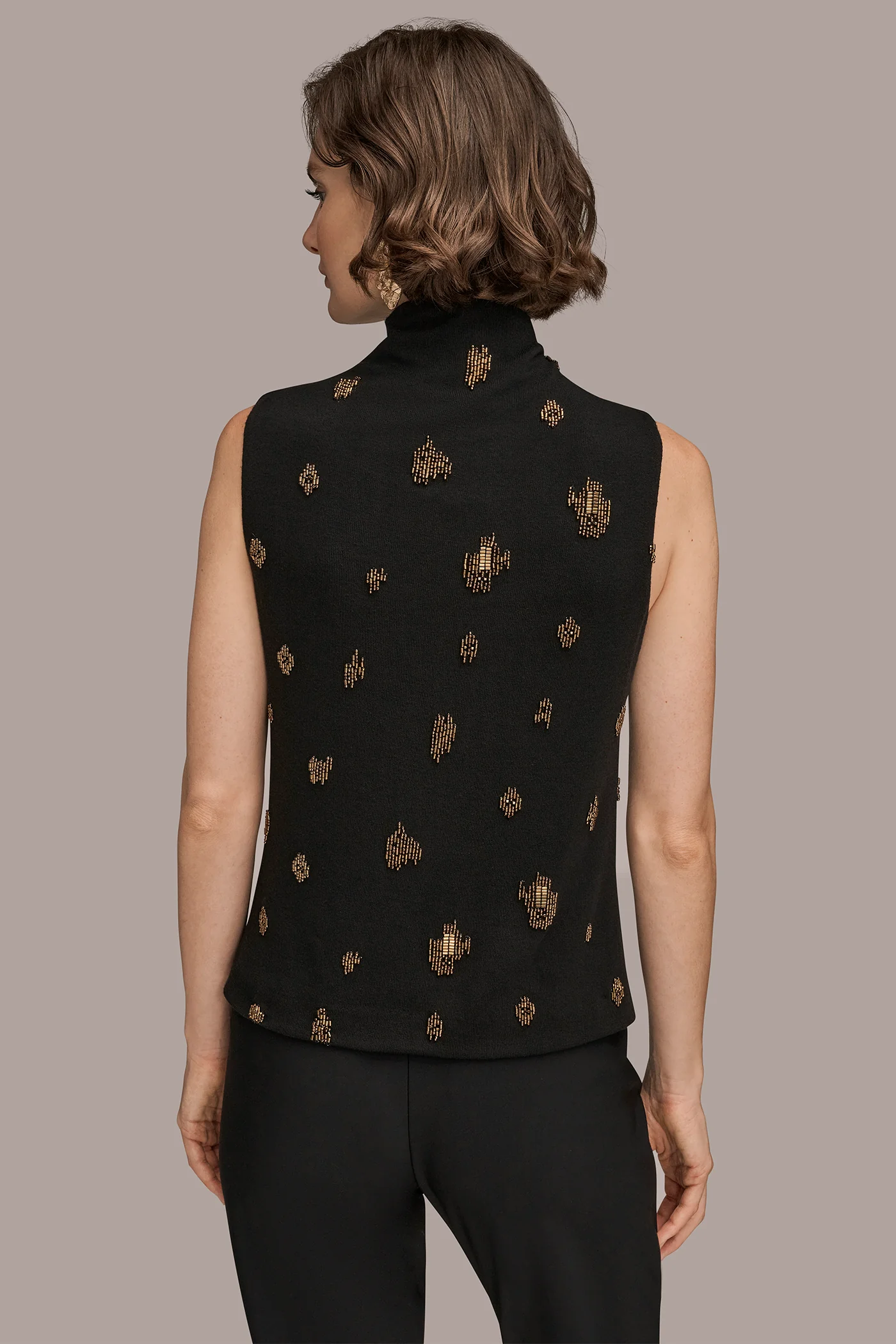 SLEEVELESS BEAD TURTLENECK TOP - VXVOV