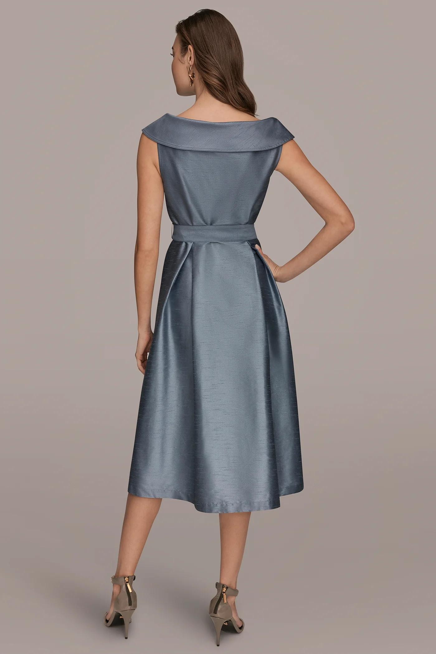 SLEEVELESS V-NECK MIDI TIE-FRONT DRESS - VXVOV