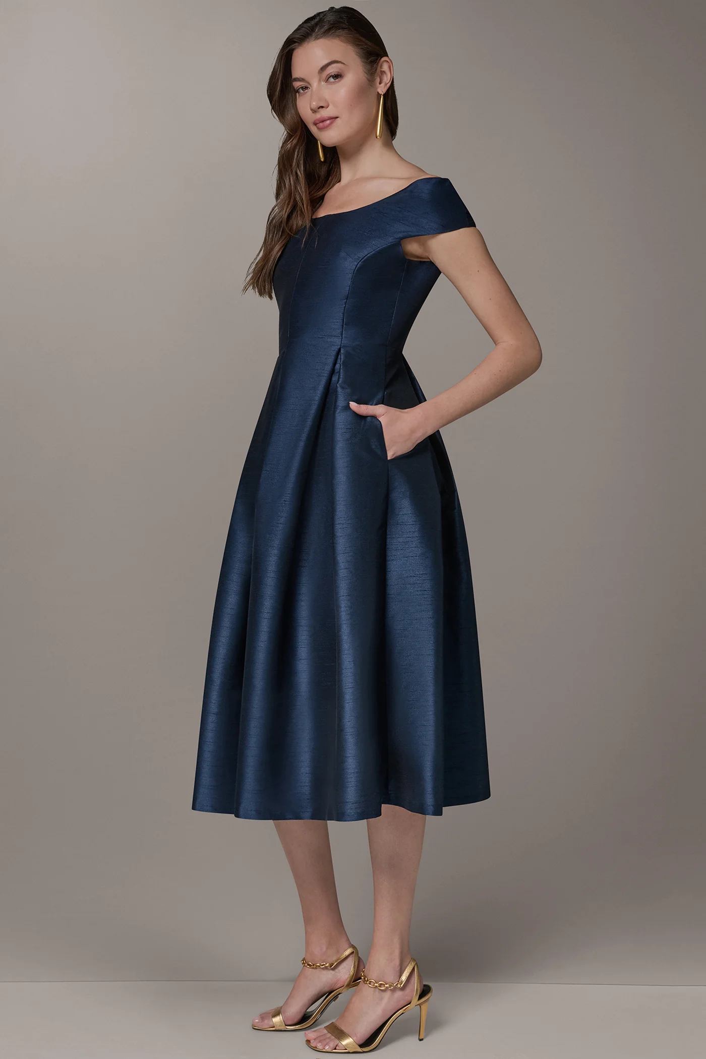 OFF THE SHOULDER MIDI FIT AND FLARE DRESS - VXVOV
