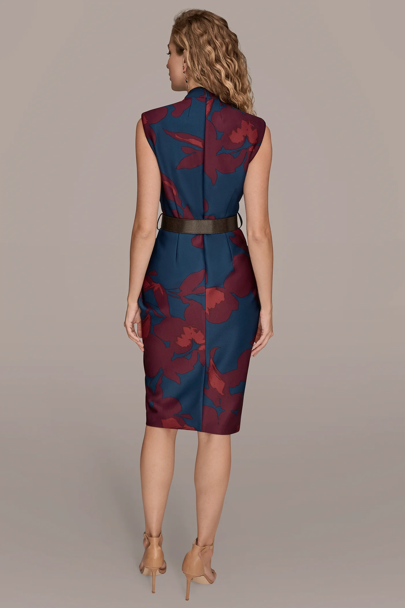 SLEEVELESS V-NECK FLORAL SHEATH DRESS - VXVOV