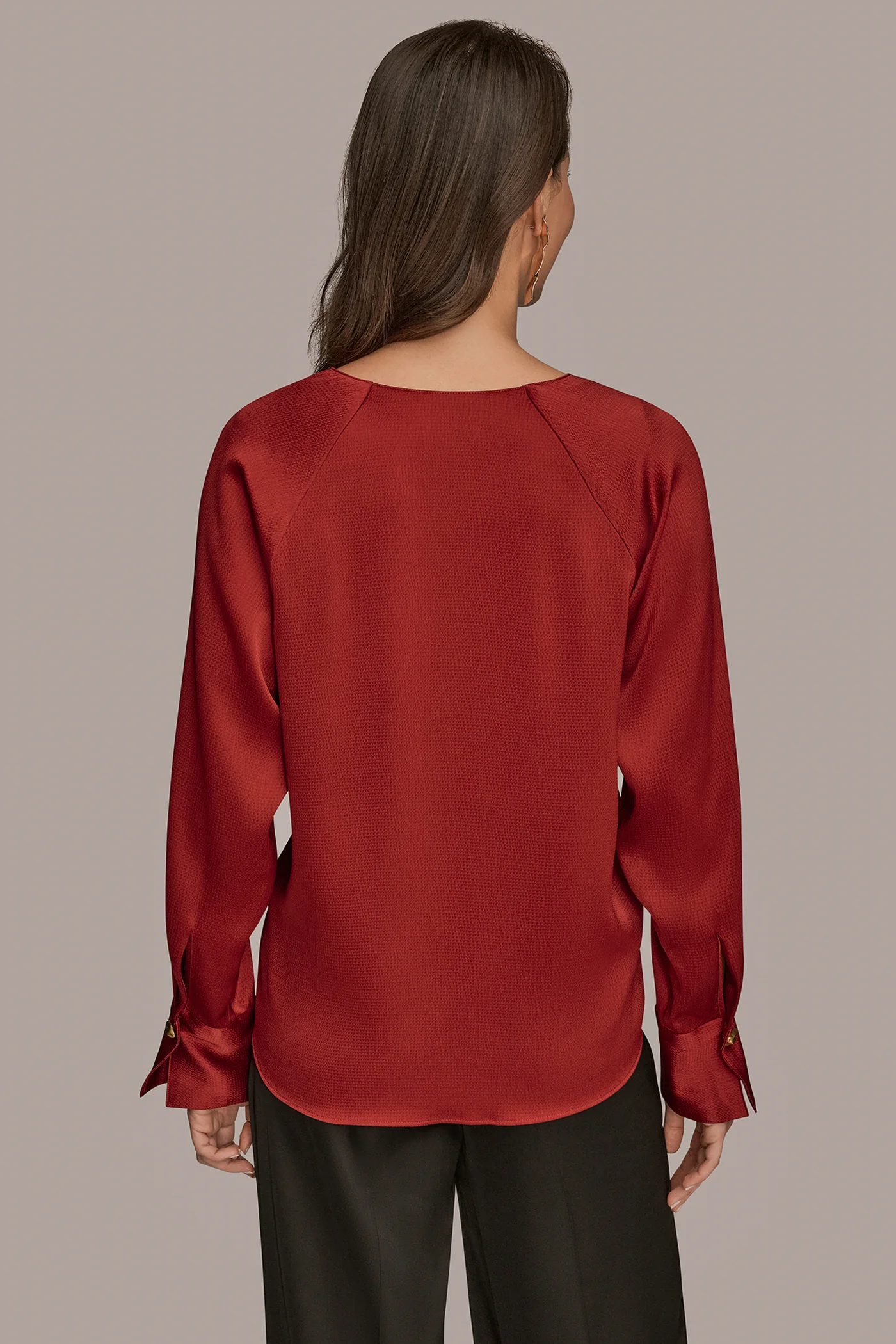 HAMMERED SATIN LONG SLEEVE V-NECK TOP - VXVOV