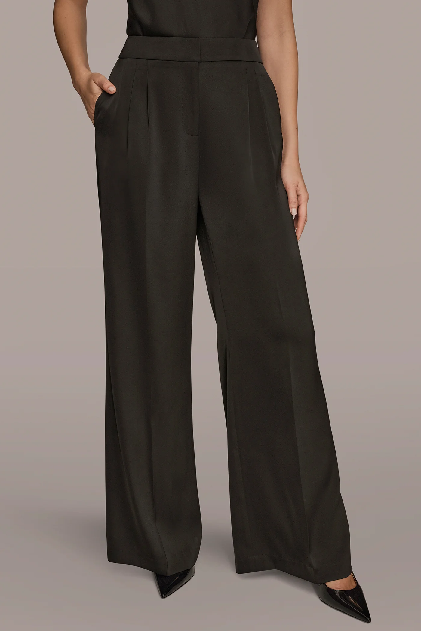 HIGH-RISE PLEATED WIDE-LEG PANT - VXVOV