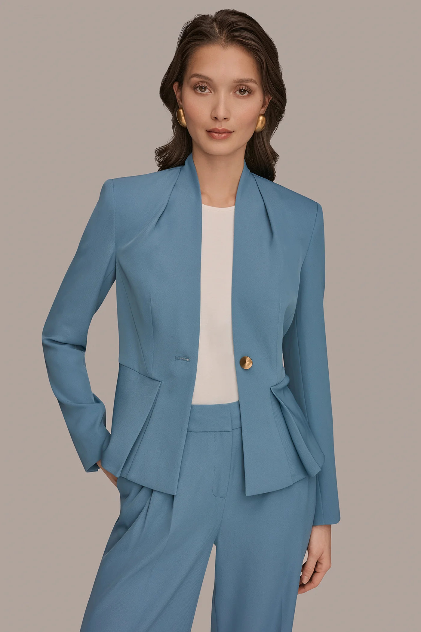 COLLARLESS PLEATED PEPLUM BLAZER - VXVOV
