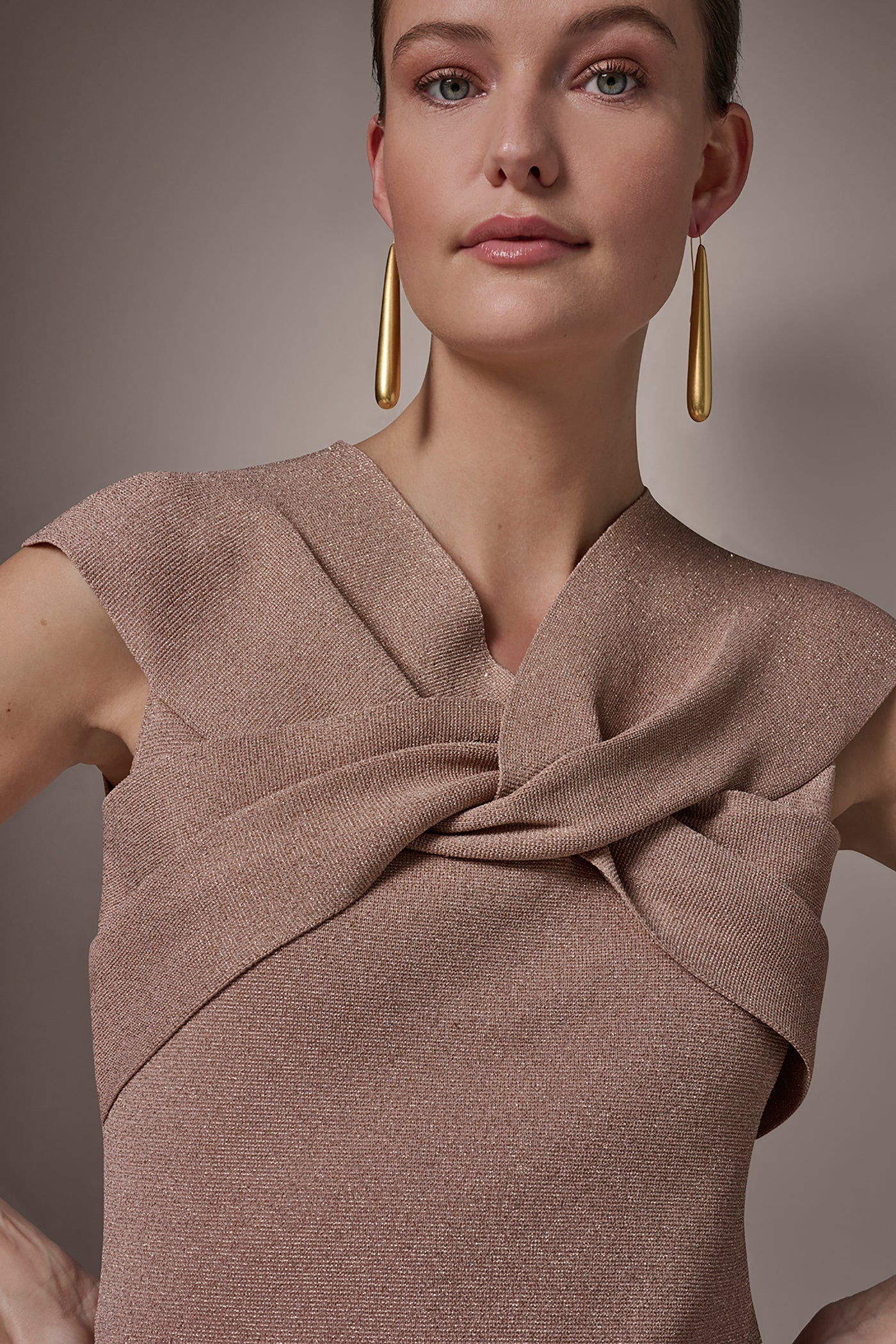 METALLIC TWIST OFF THE SHOULDER SWEATER - VXVOV