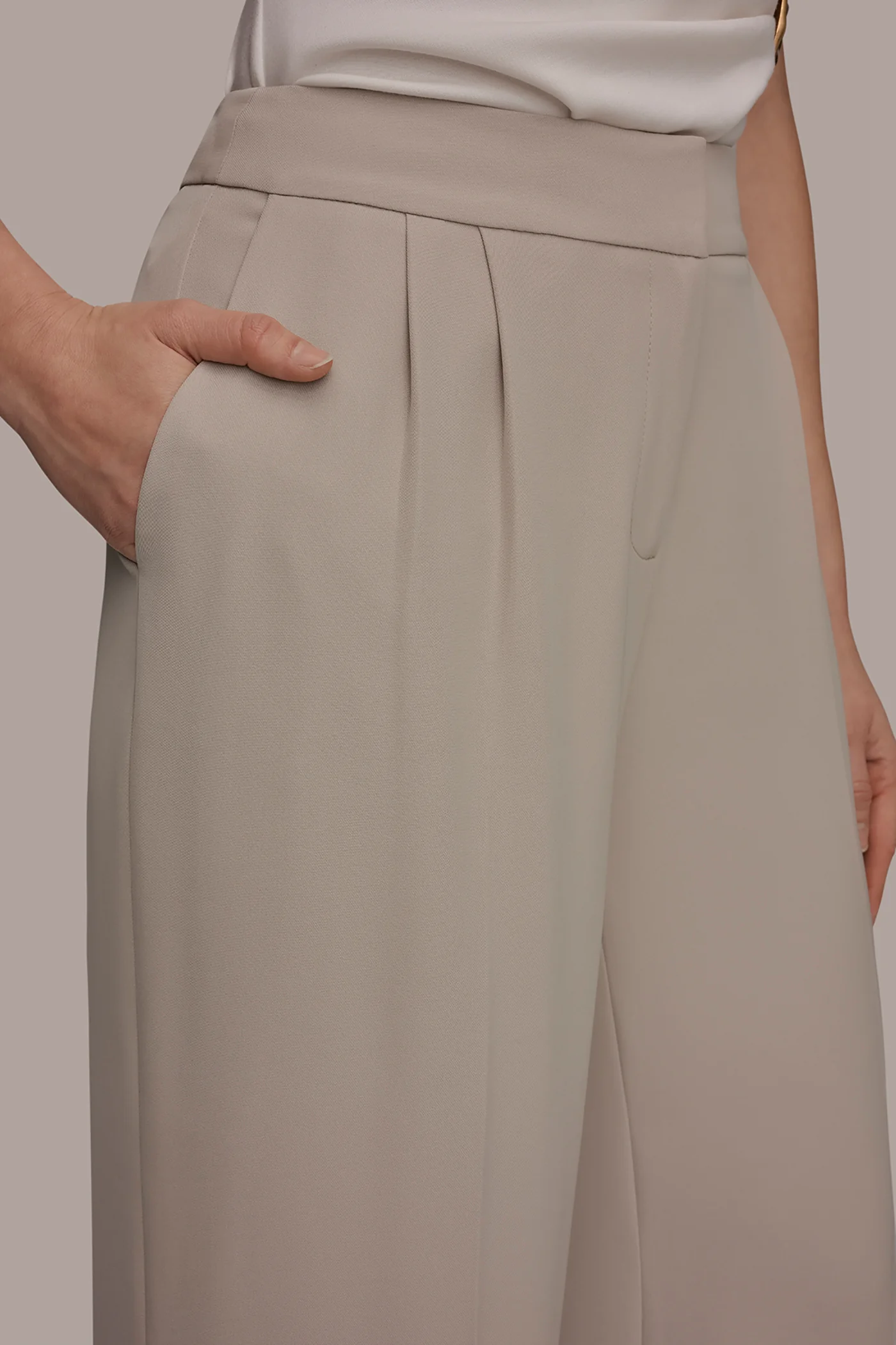 MID-RISE PLEATED WIDE-LEG SUIT PANT - VXVOV