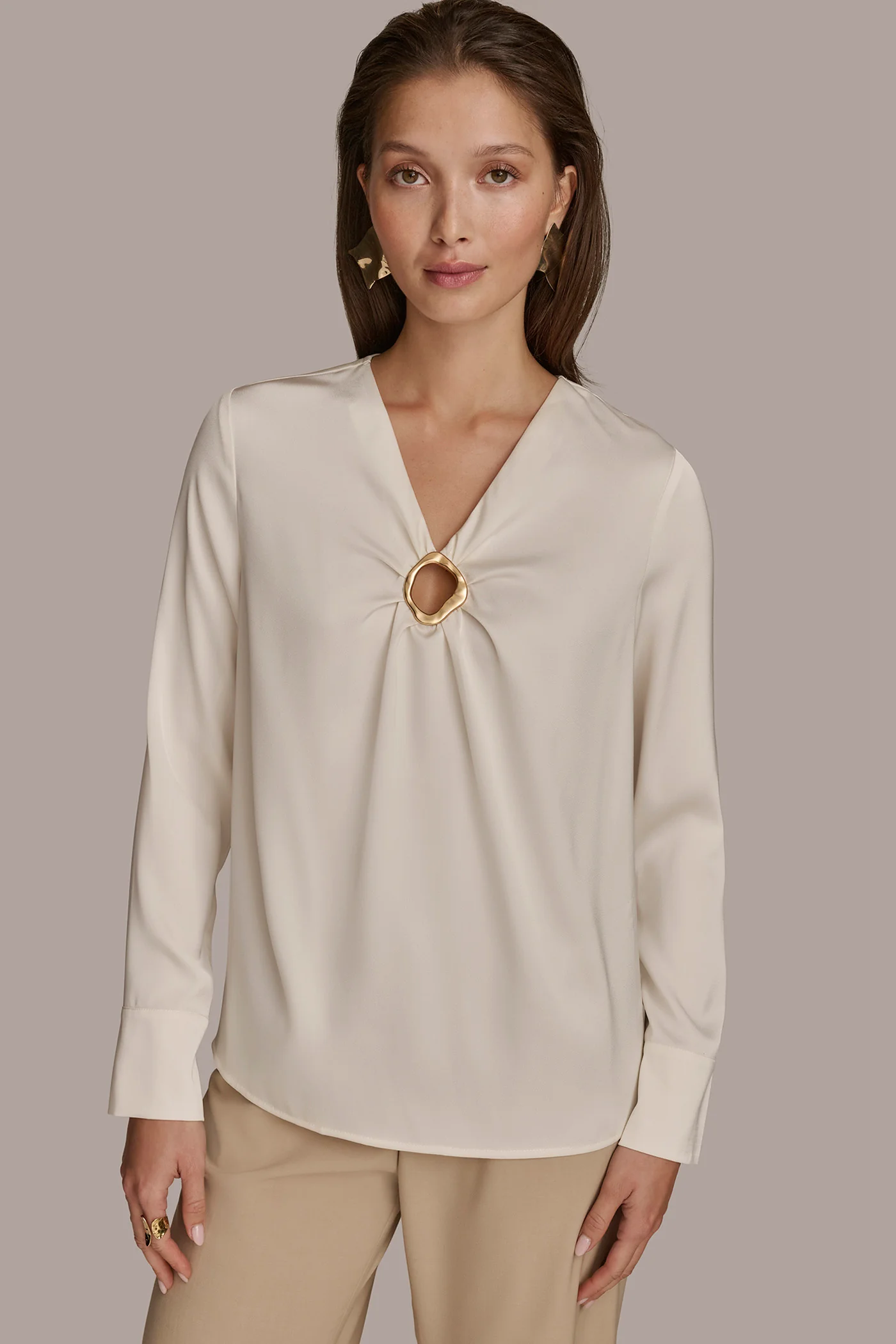 EMBELLISHED KEYHOLE BLOUSE - VXVOV