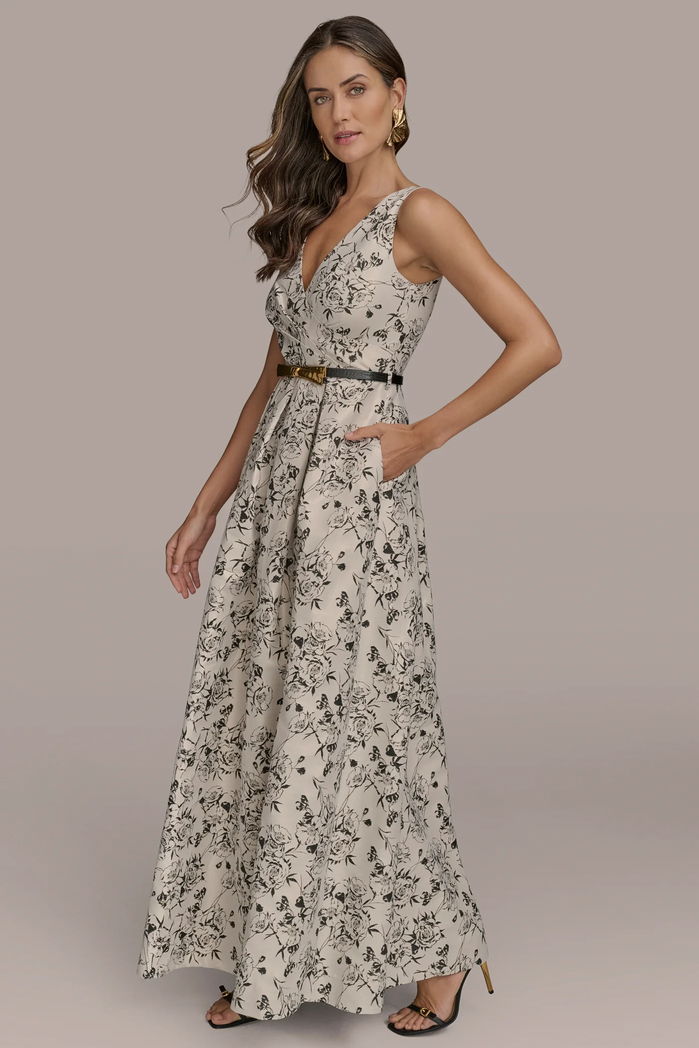 FLORAL BROCADE SLEEVELESS  BALL GOWN - VXVOV
