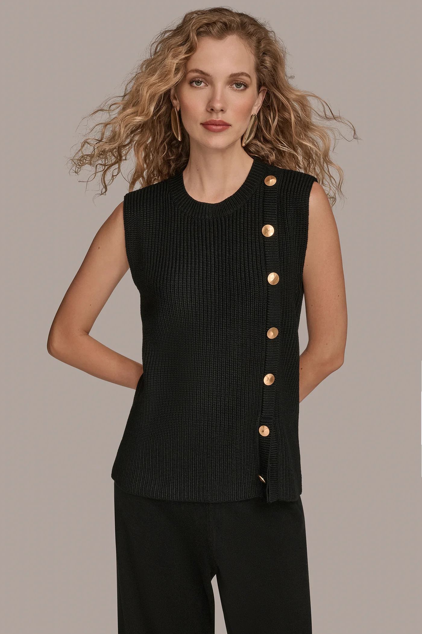 SLEEVELESS CREW-NECK BUTTON SWEATER - VXVOV