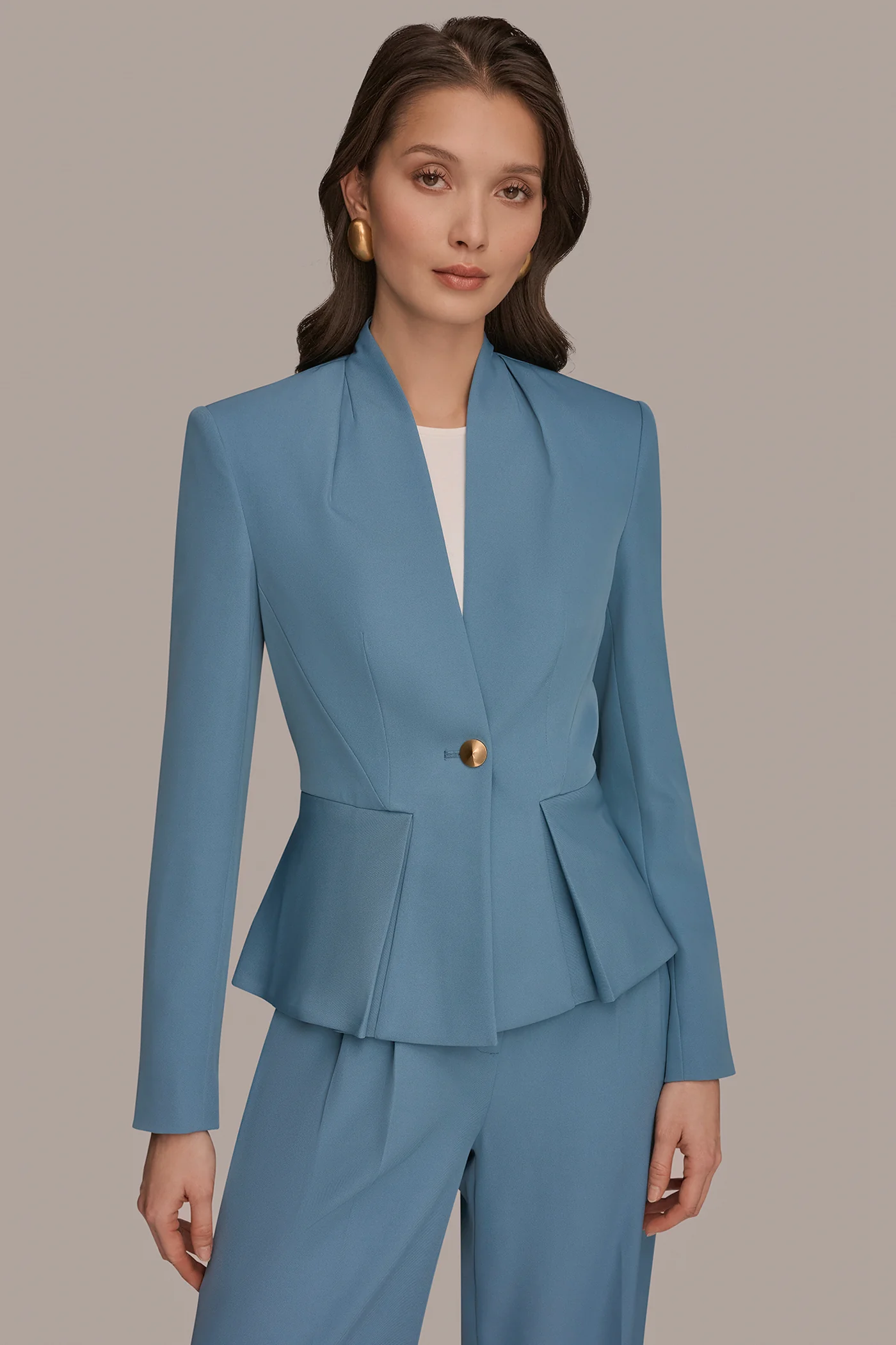 COLLARLESS PLEATED PEPLUM BLAZER - VXVOV