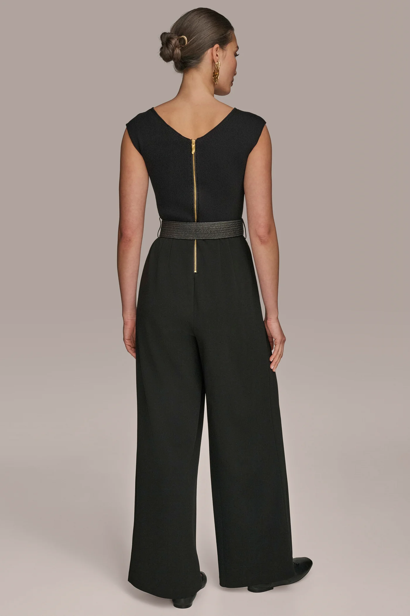 SLEEVELESS V-NECK WIDE-LEG JUMPSUIT - VXVOV