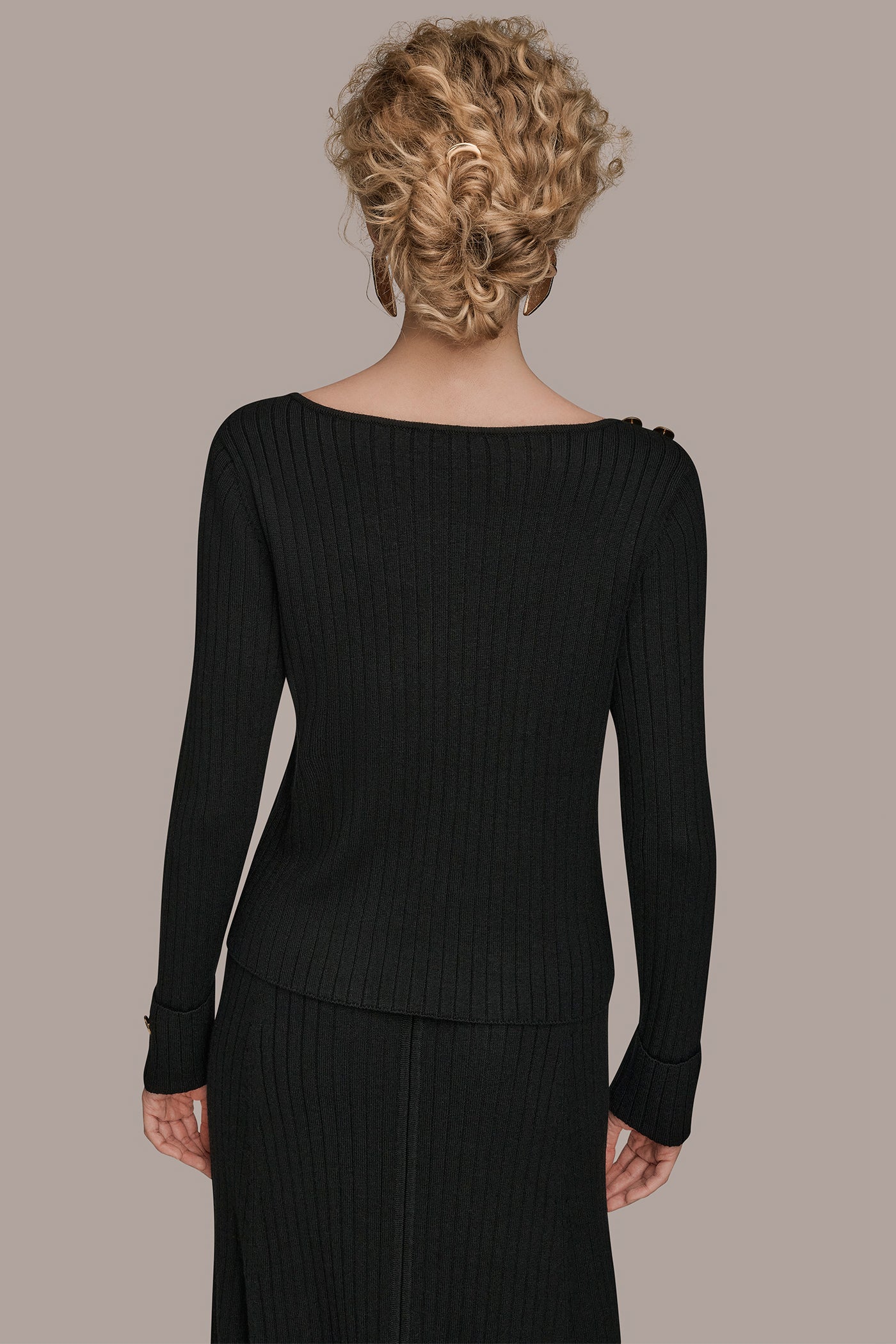 LONG SLEEVE BOATNECK RIBBED BUTTON SWEATER - VXVOV