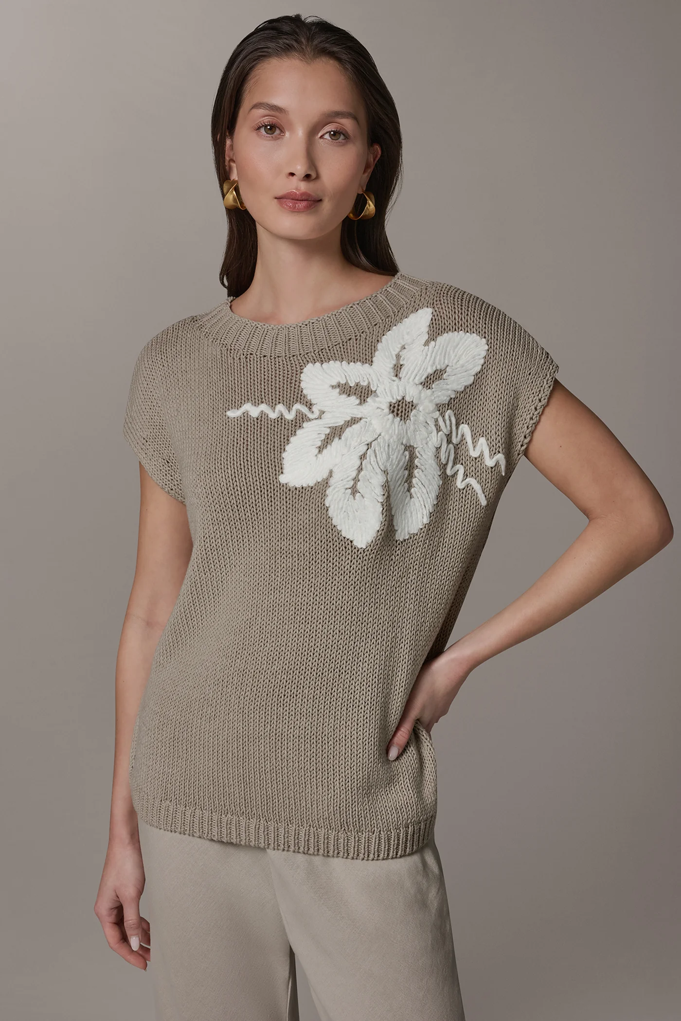 SLEEVELESS CREW NECK SWEATER - VXVOV