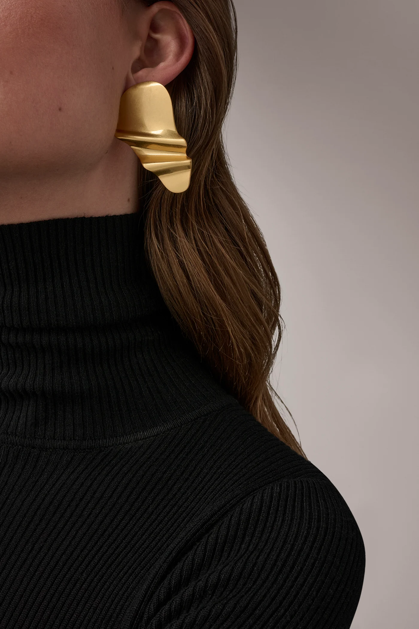 OVERSIZED TWISTED STUD EARRING - VXVOV