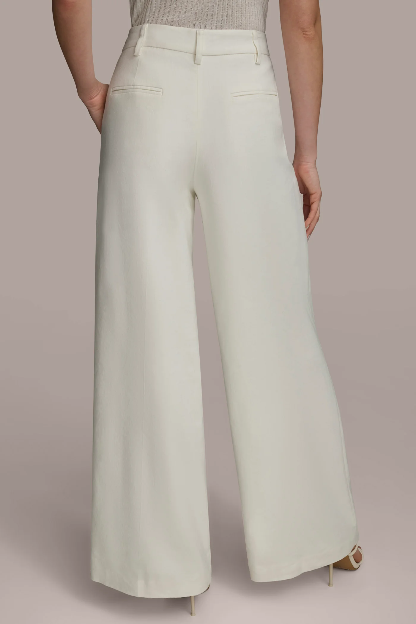 PLEATED WIDE LEG PANT - VXVOV