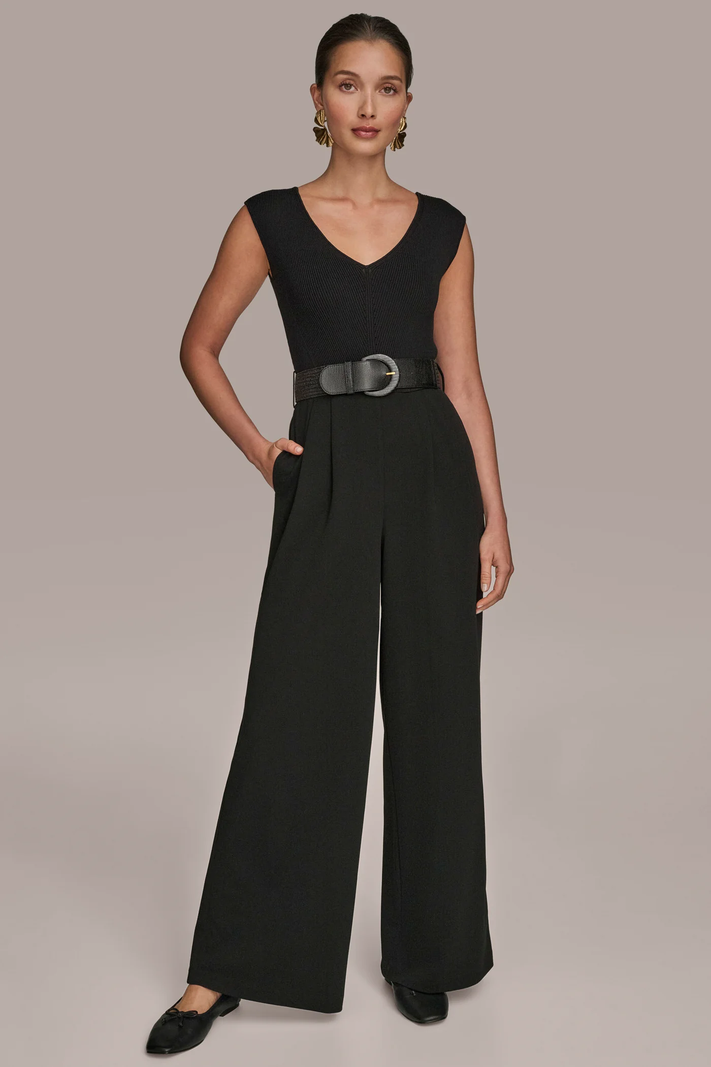 SLEEVELESS V-NECK WIDE-LEG JUMPSUIT - VXVOV