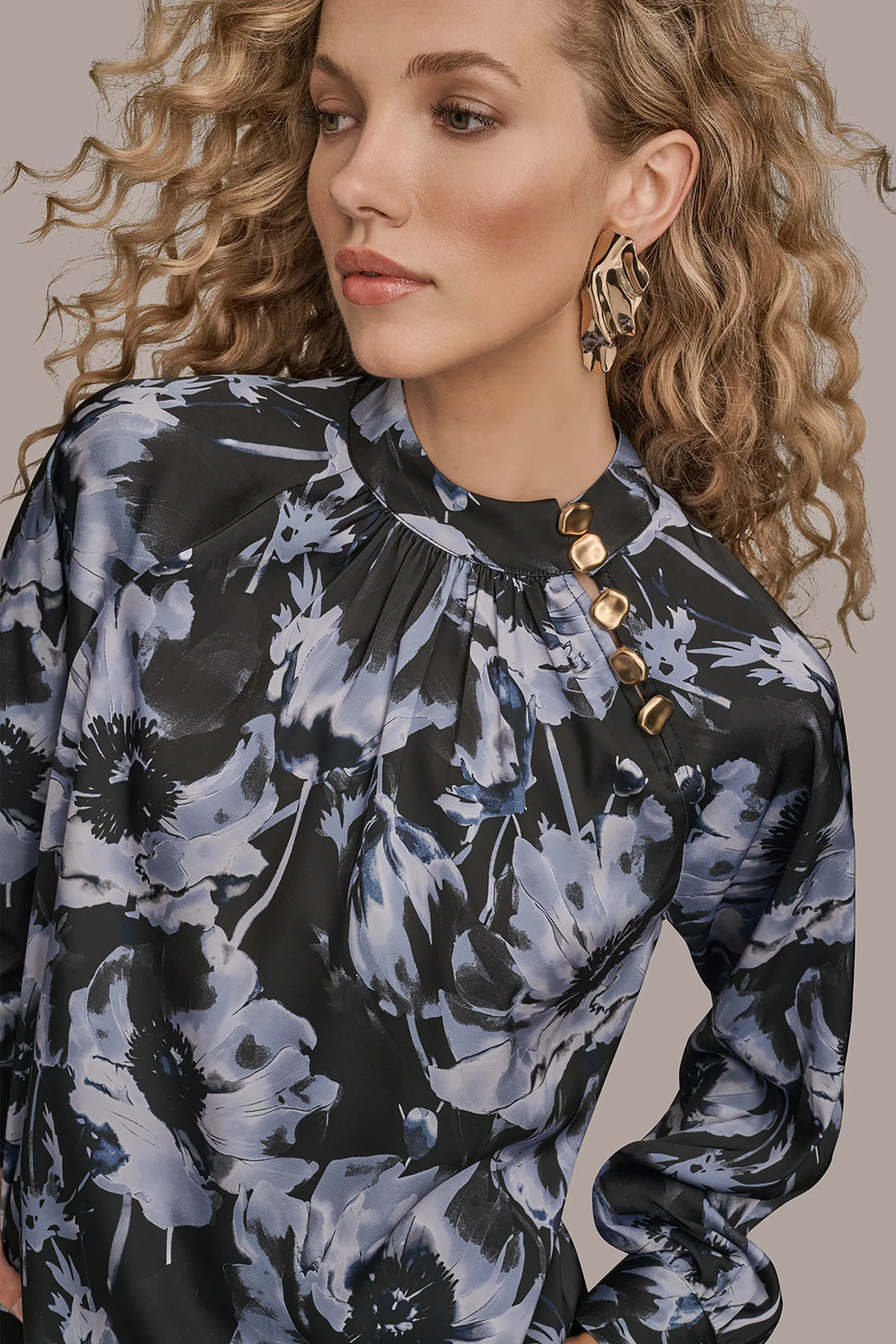 BUTTON-NECK BLOUSE - VXVOV