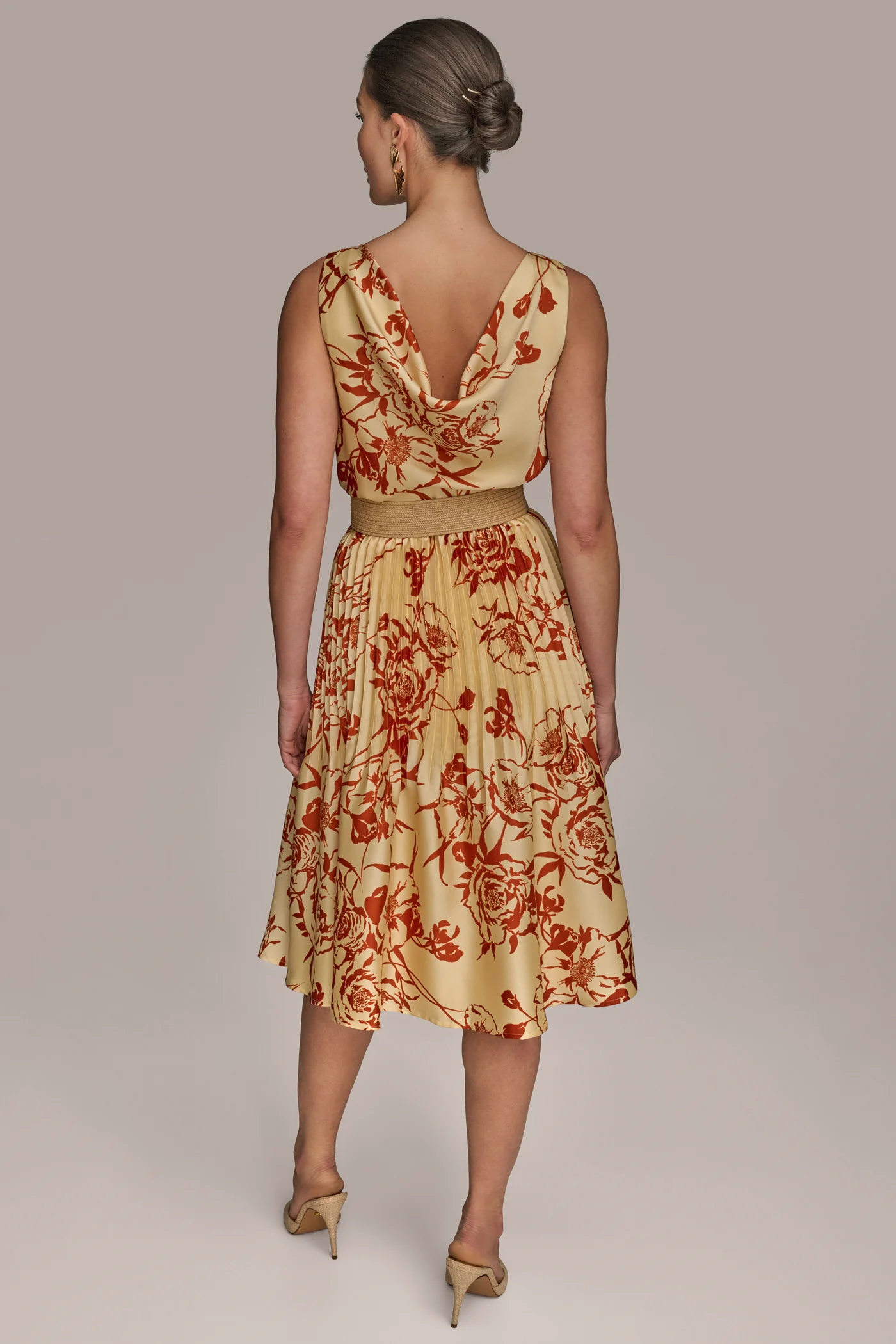 FLORAL SLEEVELESS BOATNECK PLEATED DRESS - VXVOV