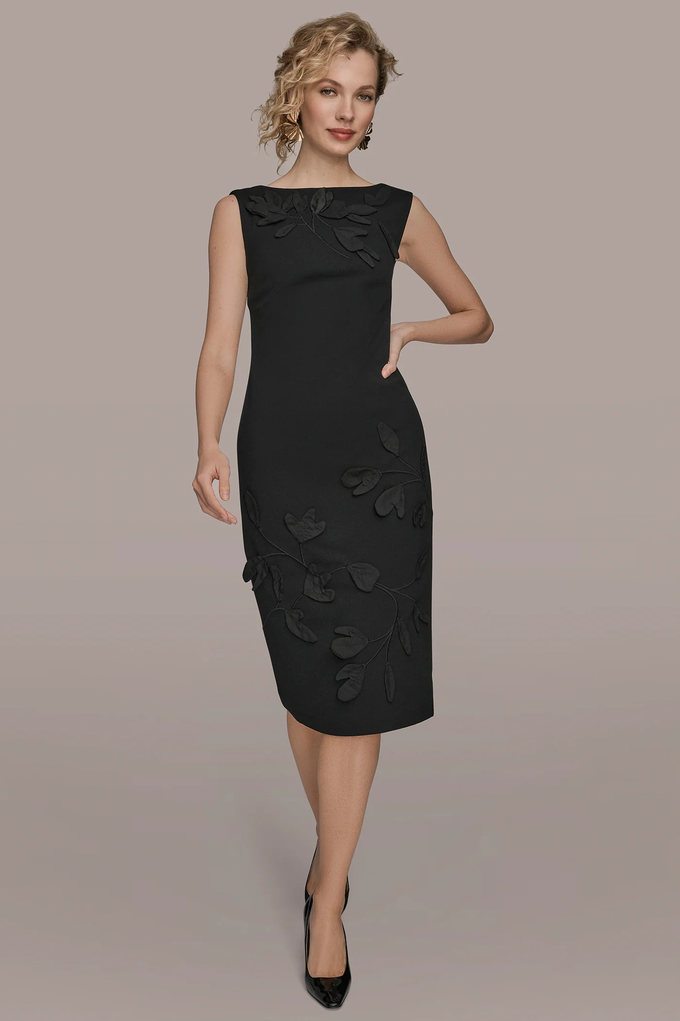 FLORAL APPLIQU   SLEEVELESS SHEATH DRESS - VXVOV