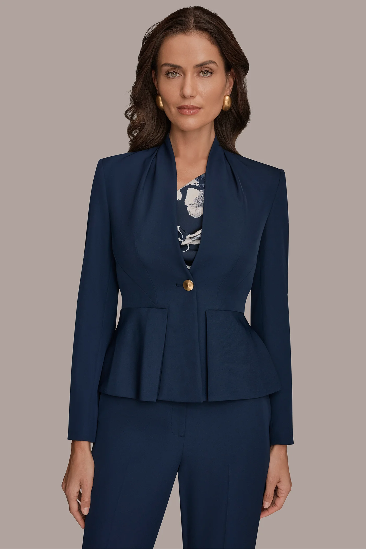 COLLARLESS PLEATED PEPLUM BLAZER - VXVOV