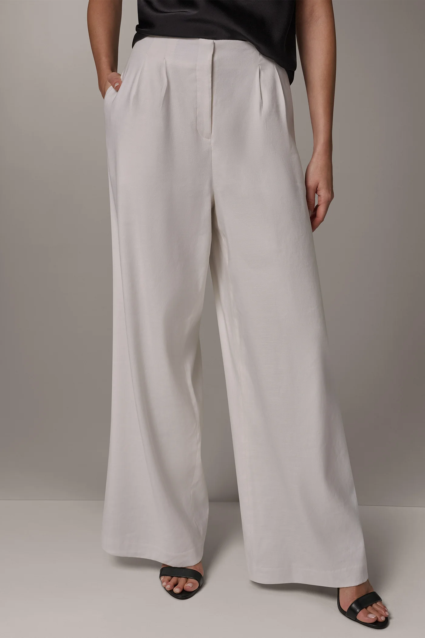EXTRA HIGH-RISE PLEATED WIDE-LEG PANT - VXVOV
