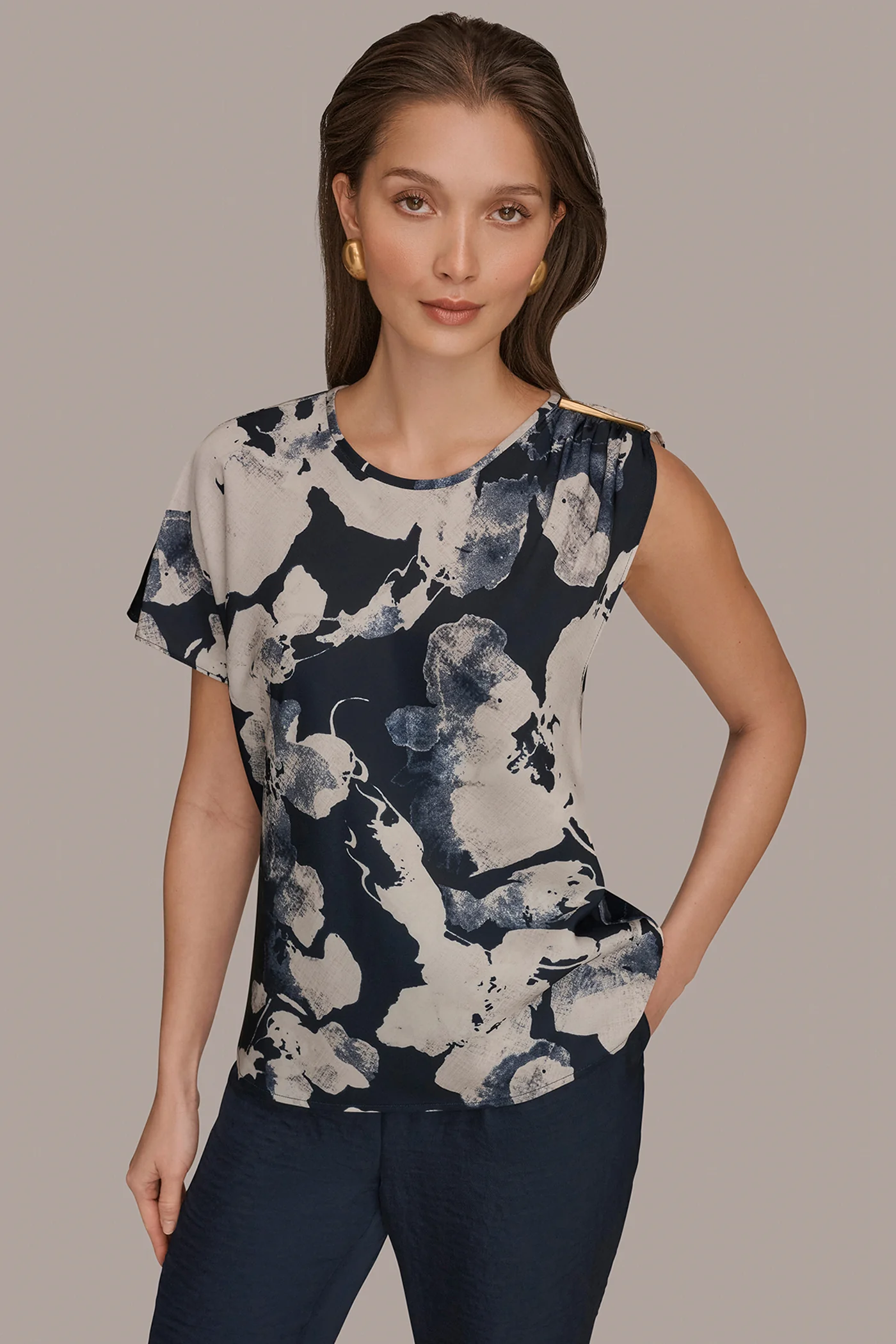 ASYMMETRICAL SHOULDER BLOUSE - VXVOV