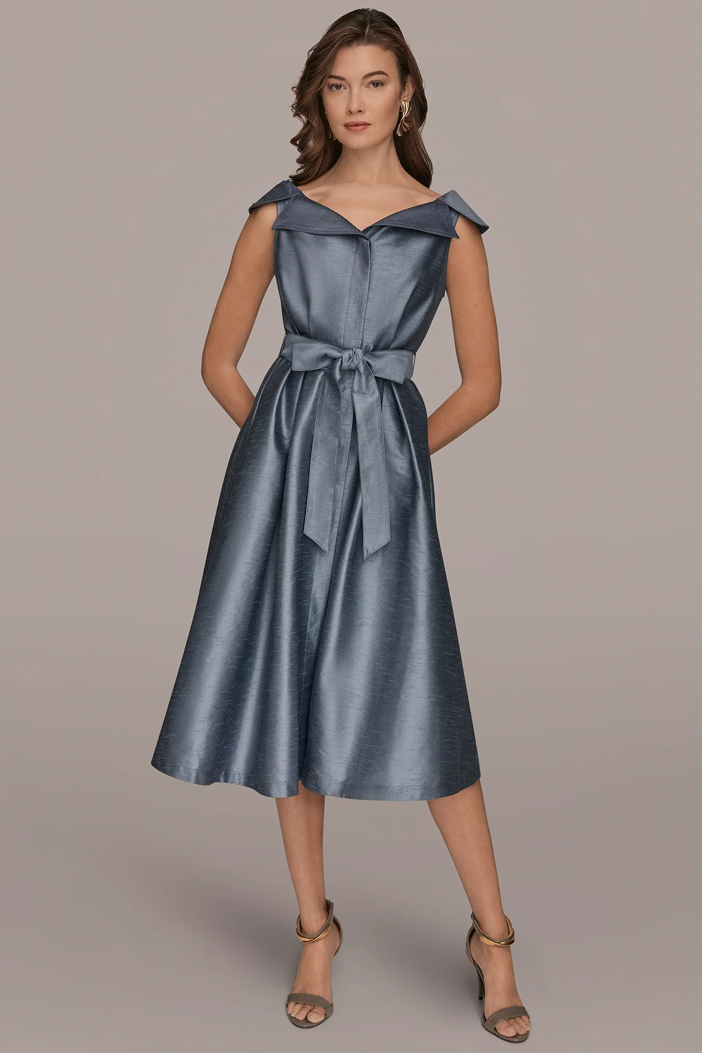 SLEEVELESS V-NECK MIDI TIE-FRONT DRESS - VXVOV