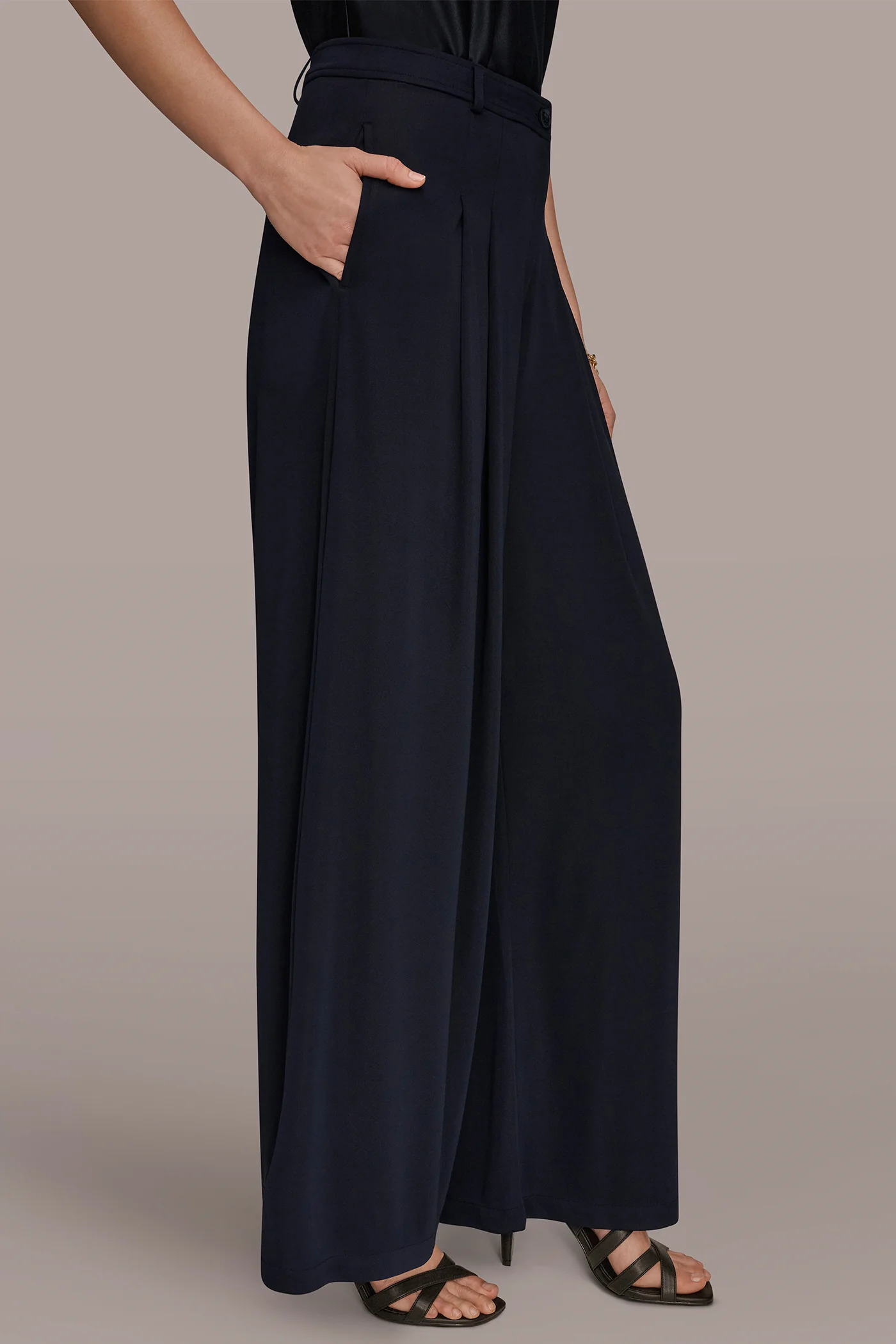 PLEATED KNIT PANT - VXVOV