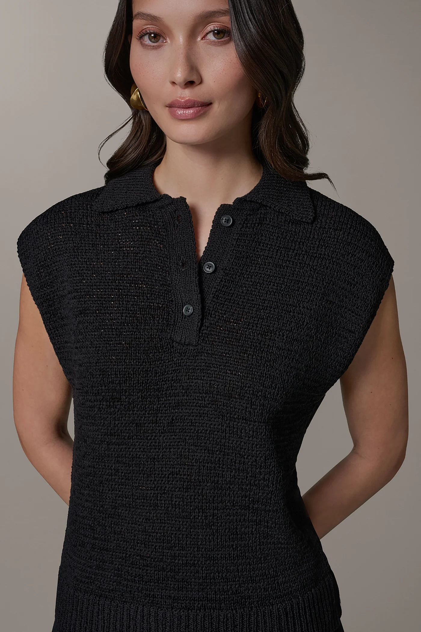SLEEVELESS POLO SWEATER - VXVOV