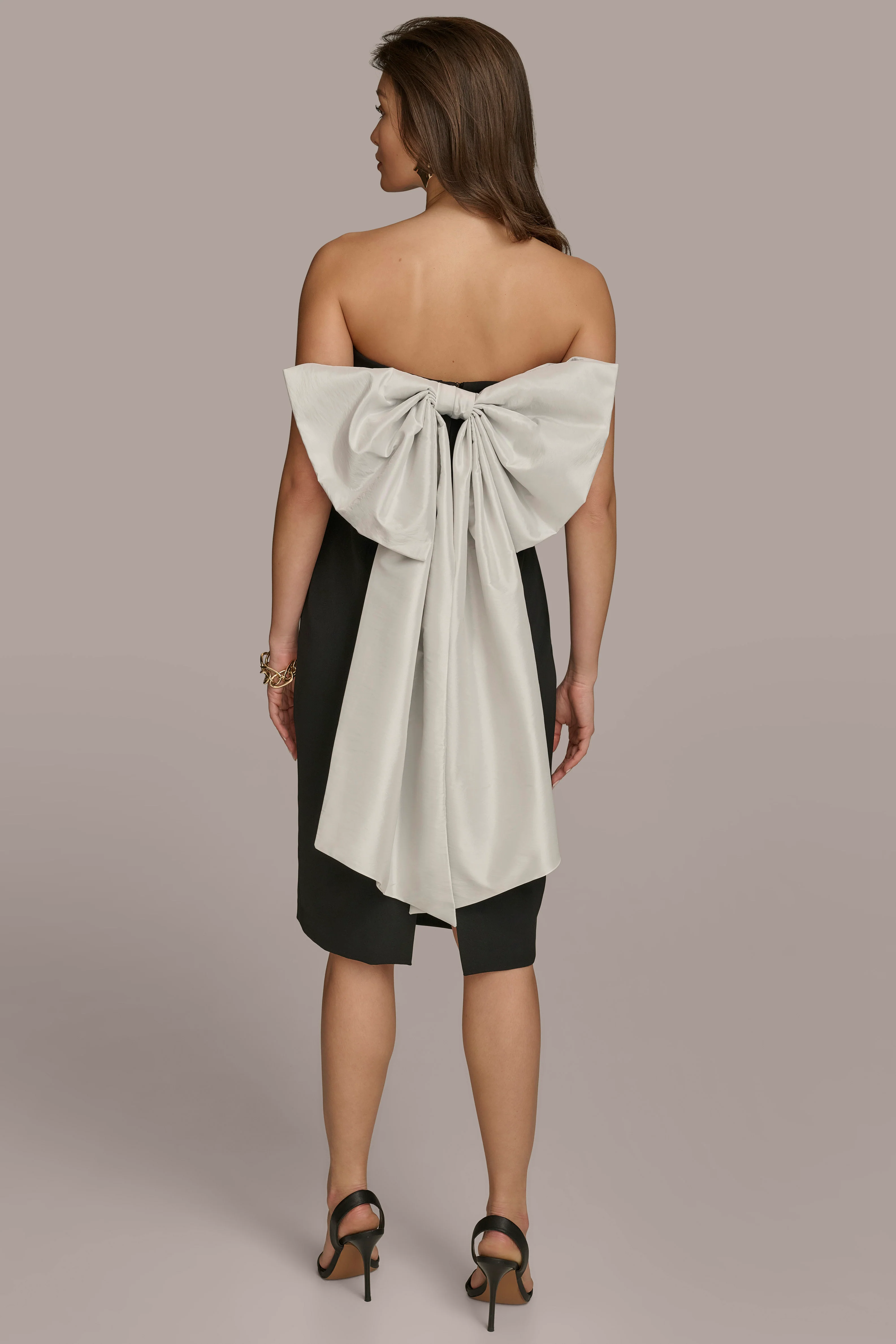 STRAPLESS BOW-BACK SHEATH DRESS - VXVOV