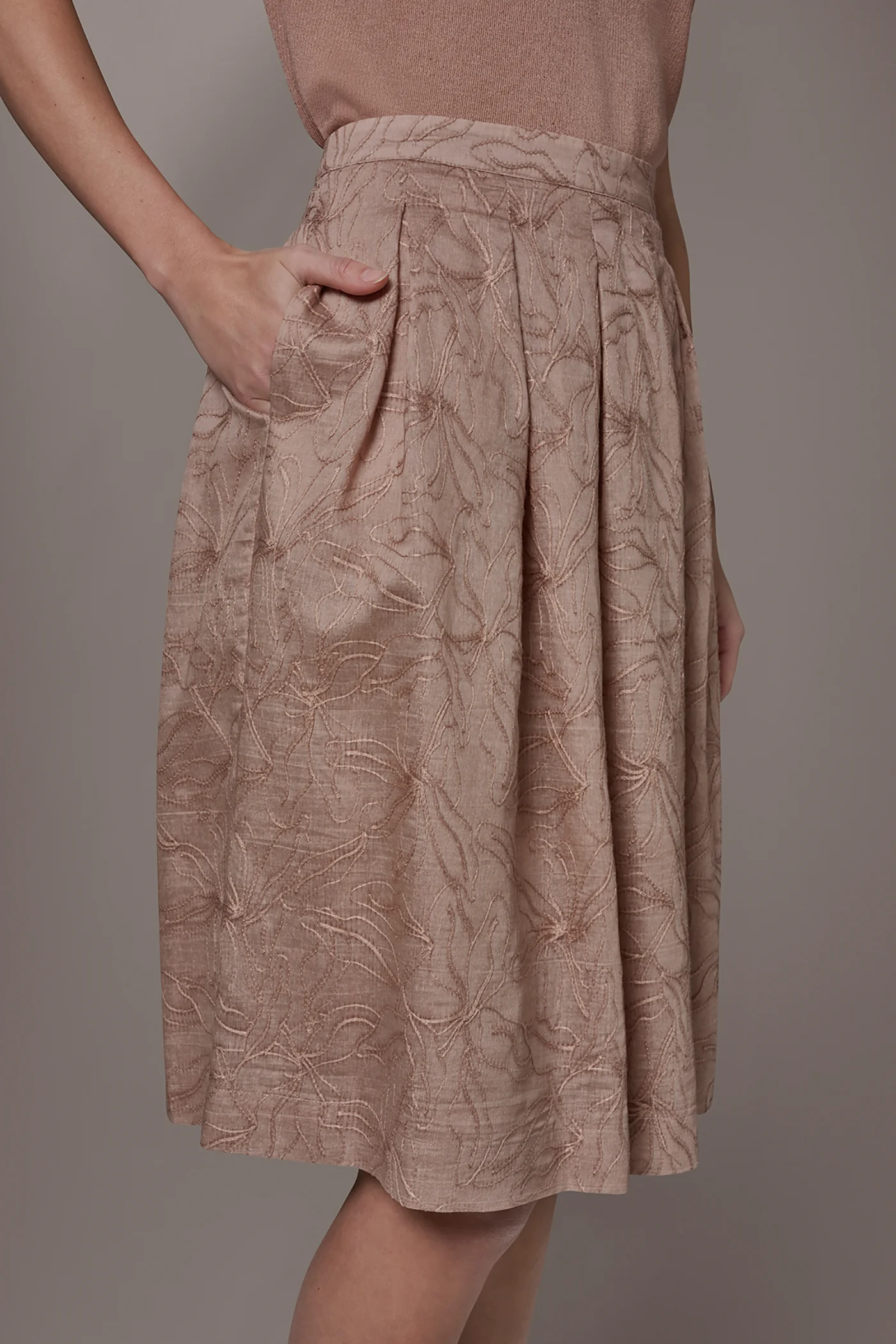 FLORAL EMBROIDERED PLEATED A-LINE SKIRT - VXVOV