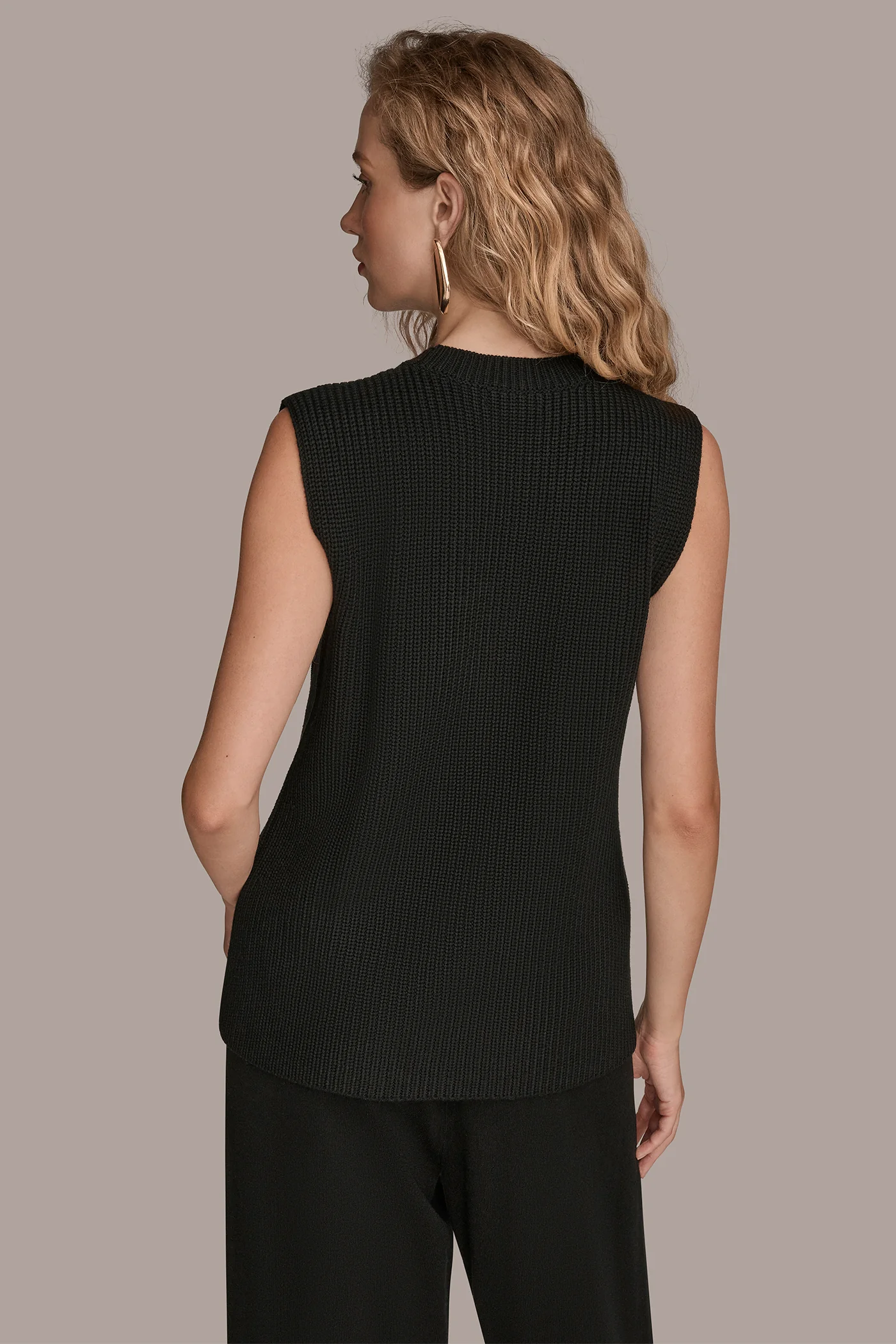 SLEEVELESS CREW-NECK BUTTON SWEATER - VXVOV