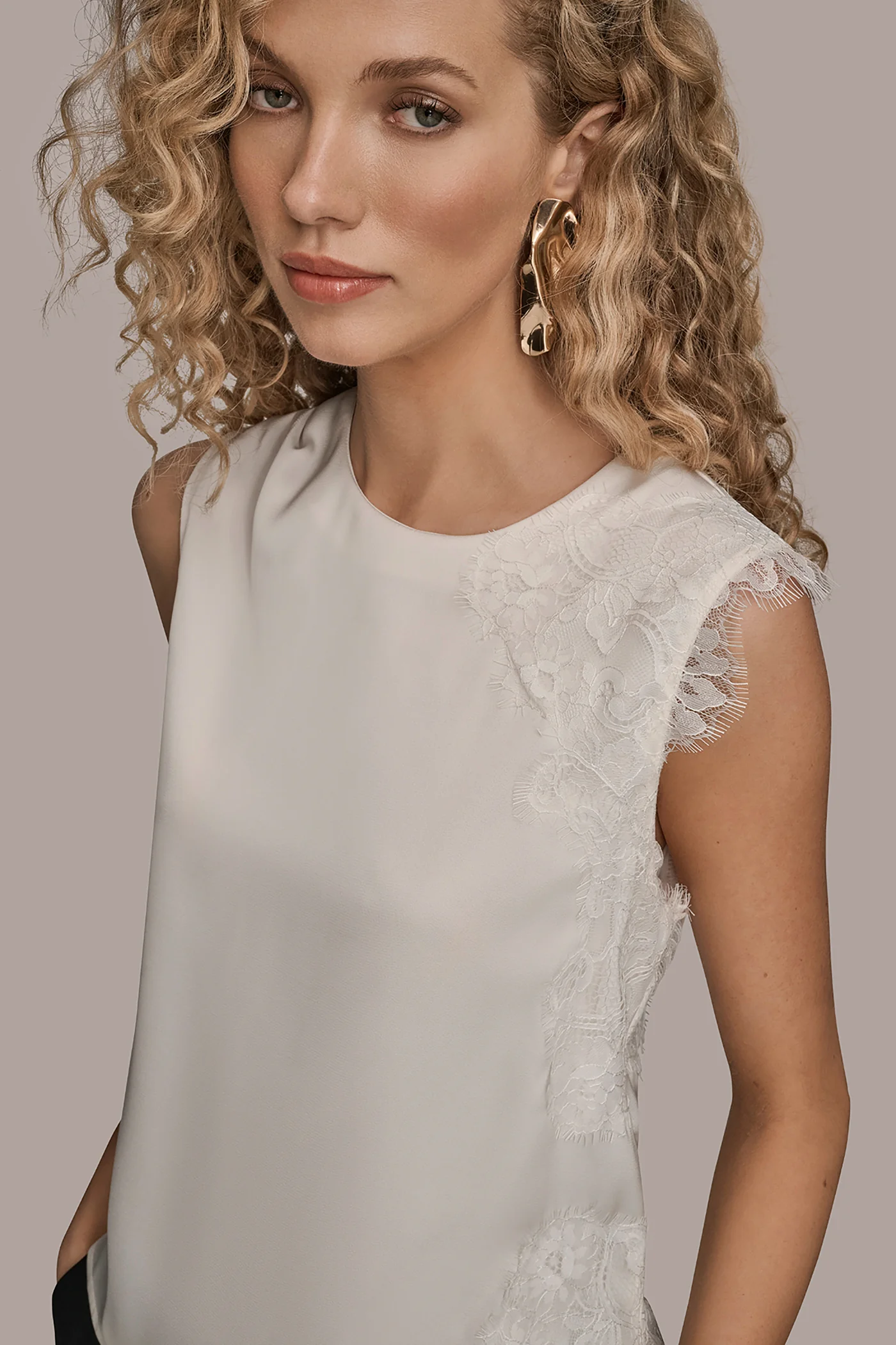 SLEEVELESS LACE-TRIM CREPE BLOUSE - VXVOV