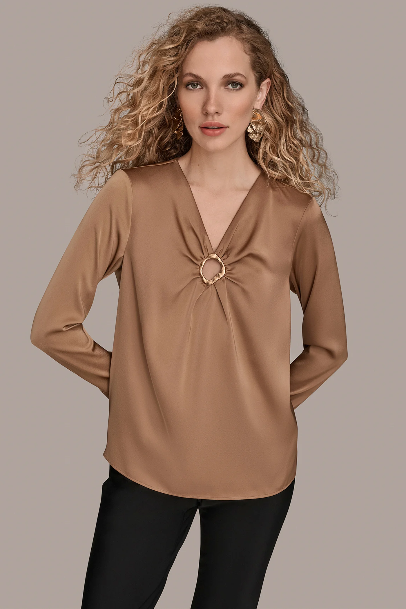 LONG SLEEVE RING V-NECK BLOUSE - VXVOV