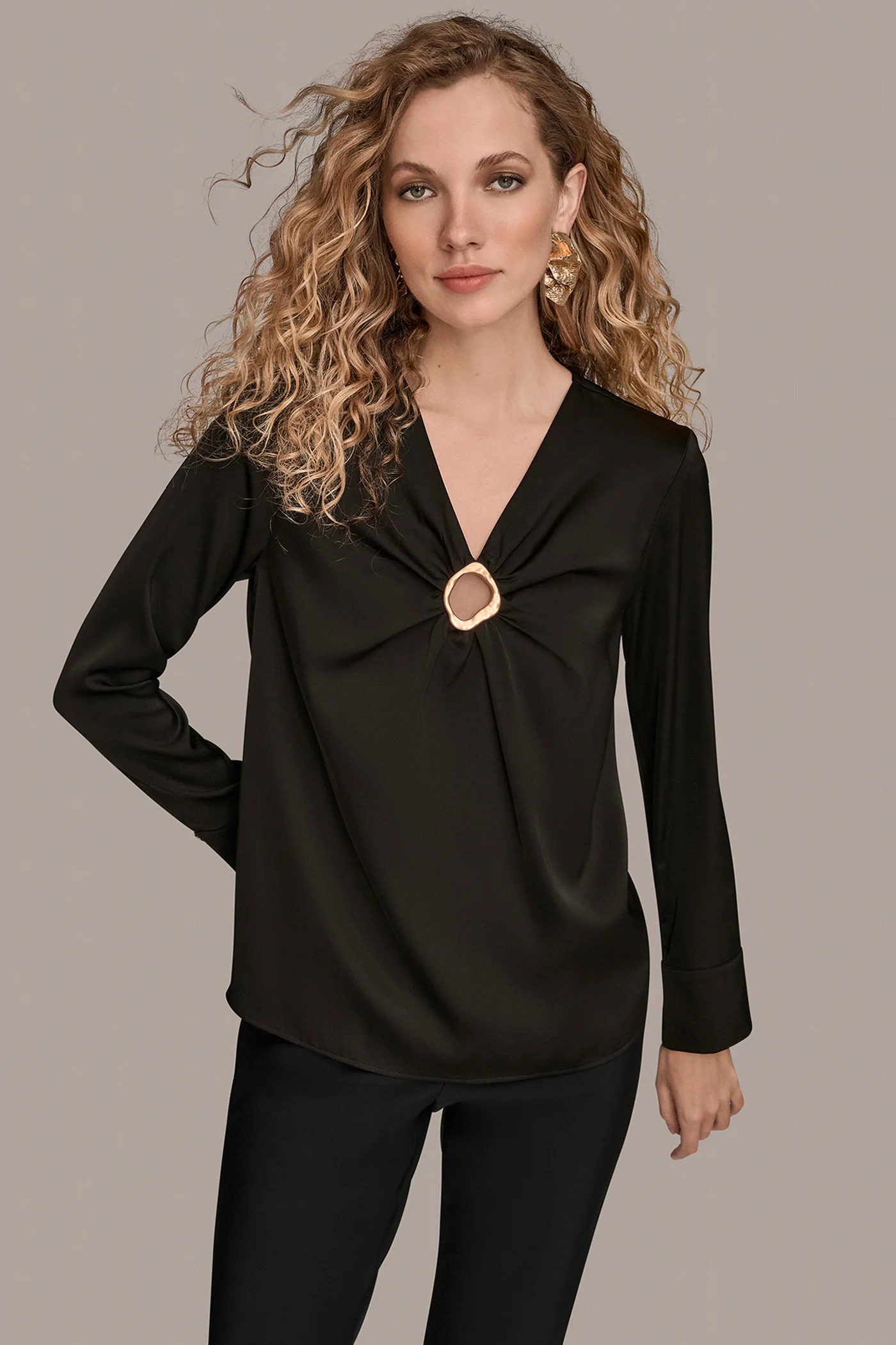 LONG SLEEVE RING V-NECK BLOUSE - VXVOV