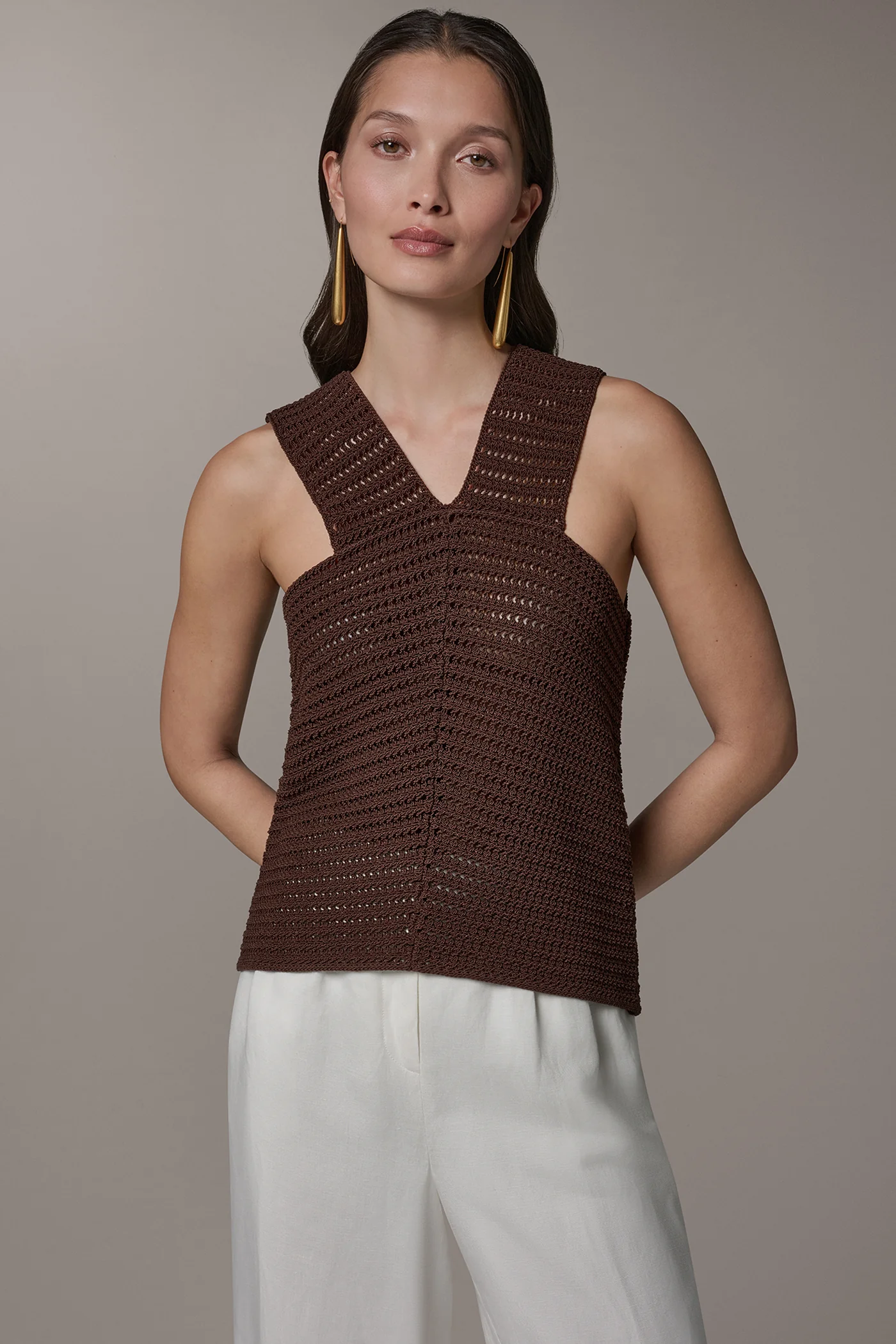 SLEEVELESS V-NECK SWEATER TOP - VXVOV