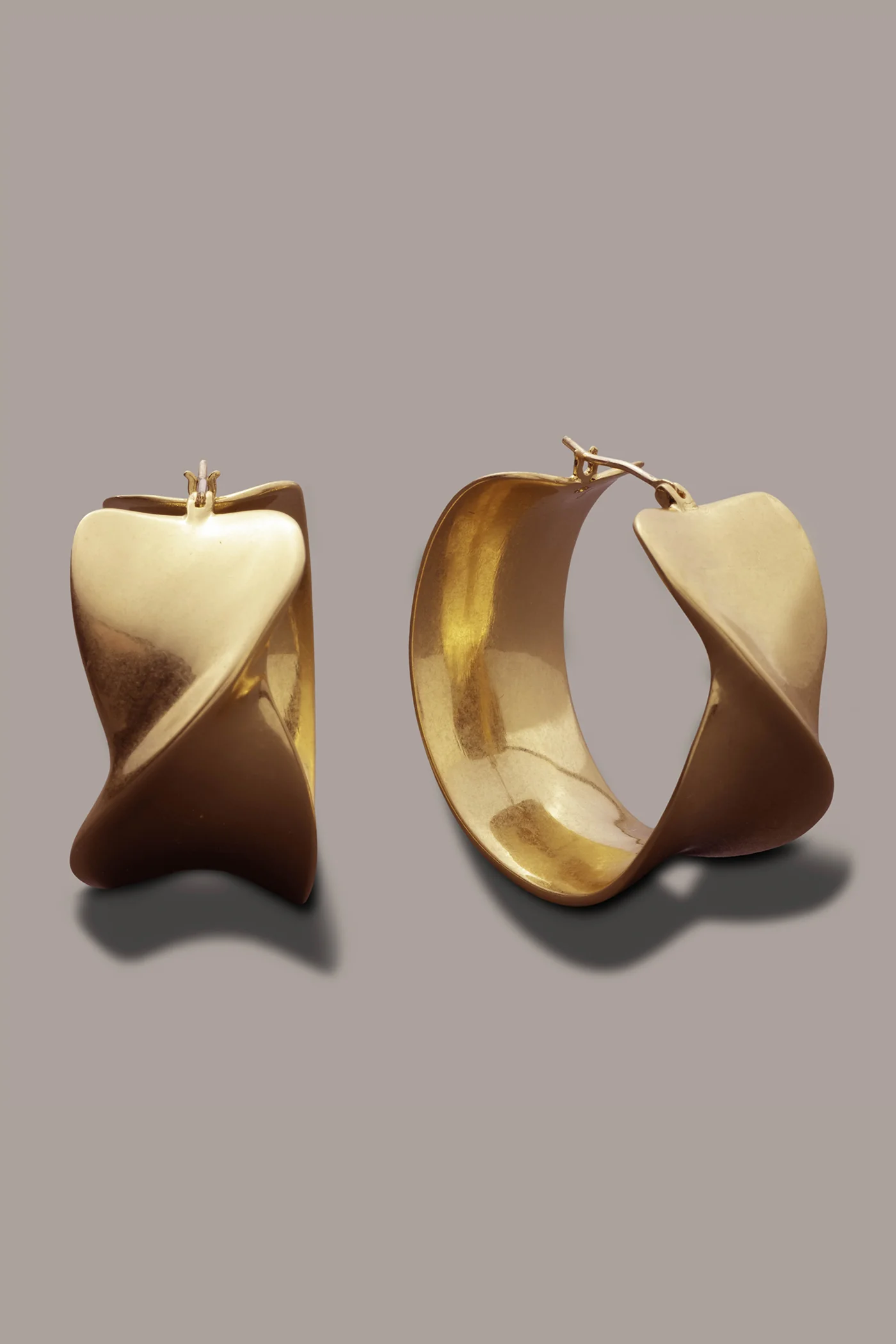 TWISTED WIDE HOOP EARRING - VXVOV