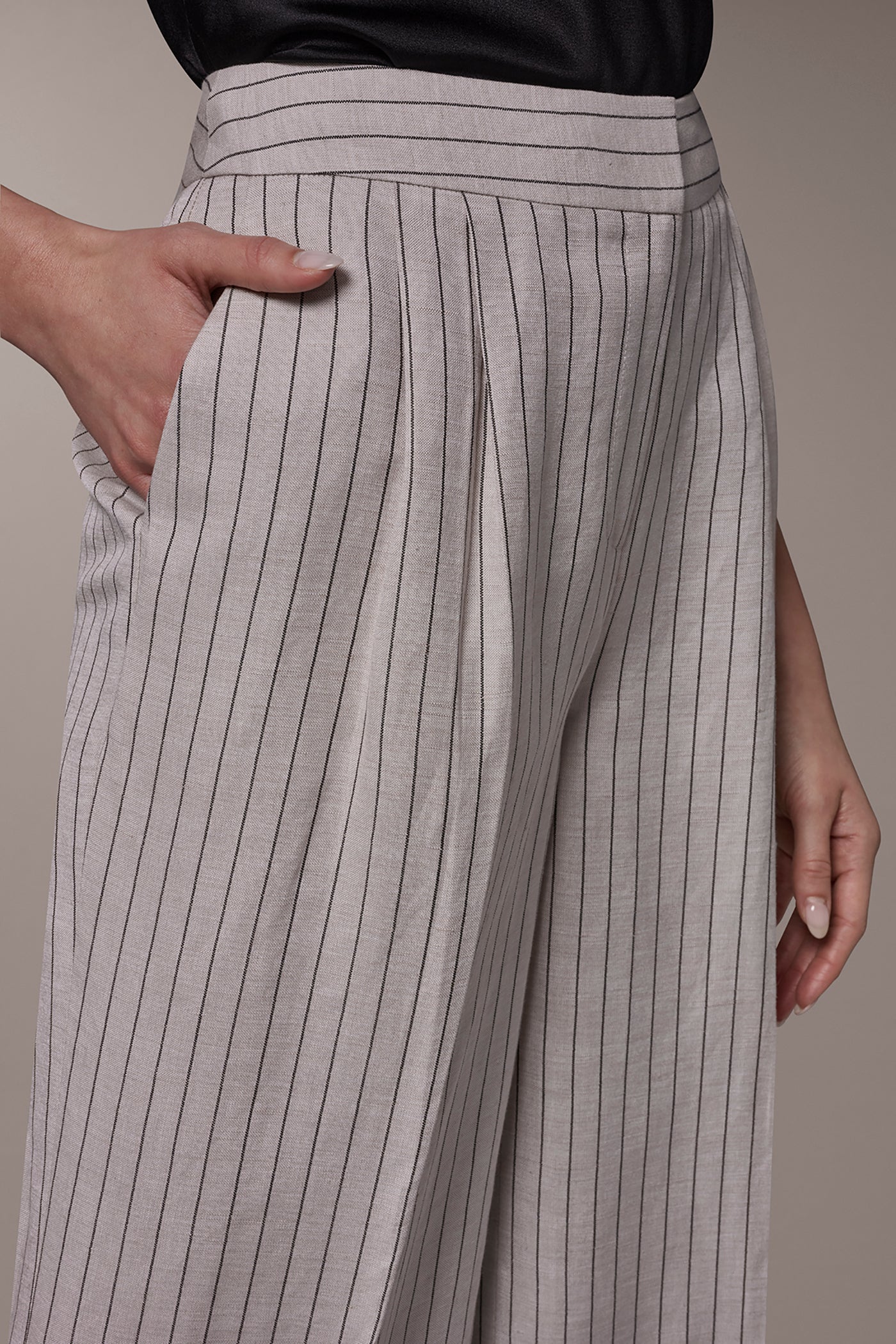 MID-RISE PINSTRIPE PLEATED WIDE-LEG PANT - VXVOV