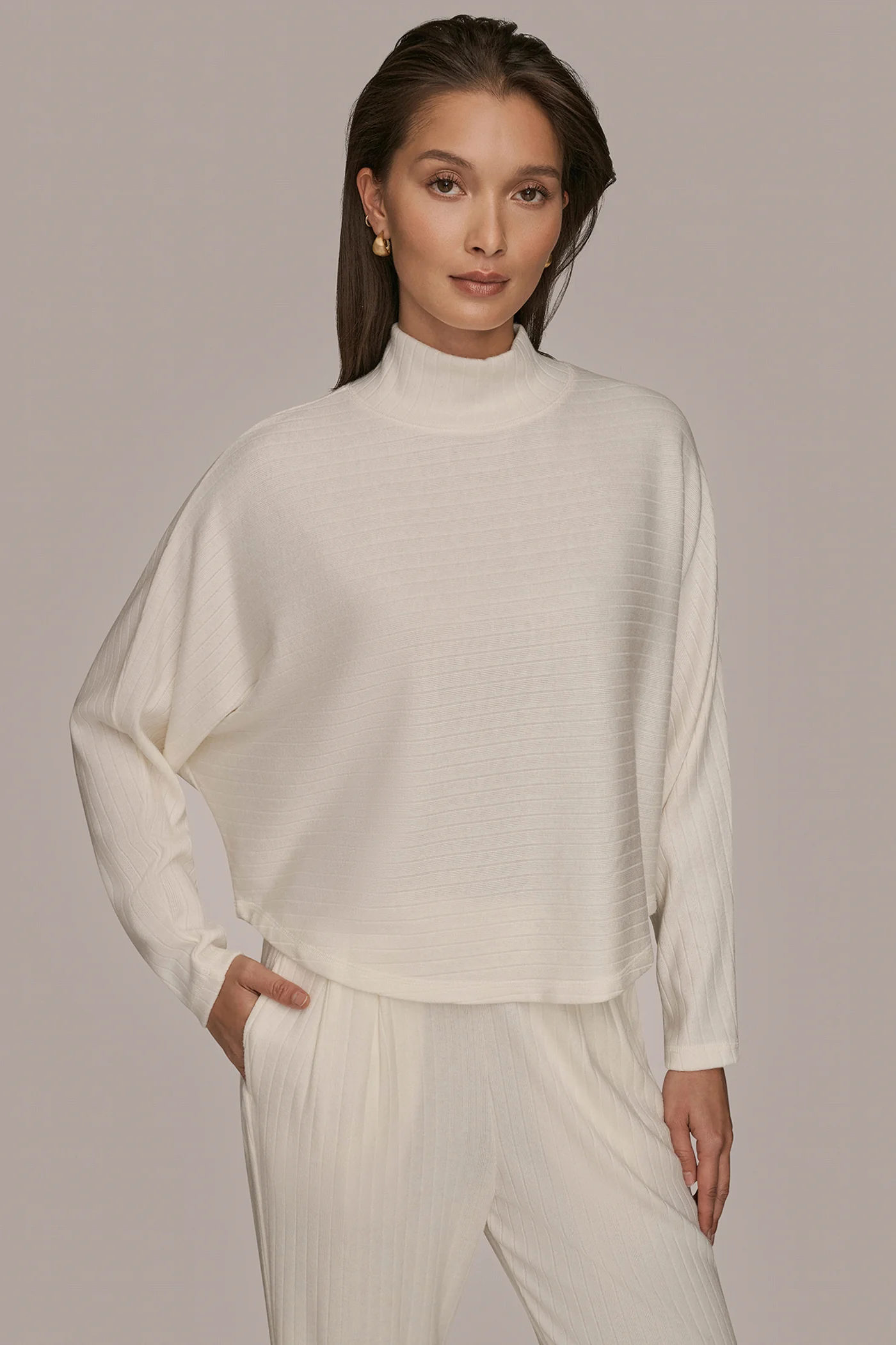 CROPPED RIBBED MOCK-NECK TOP - VXVOV