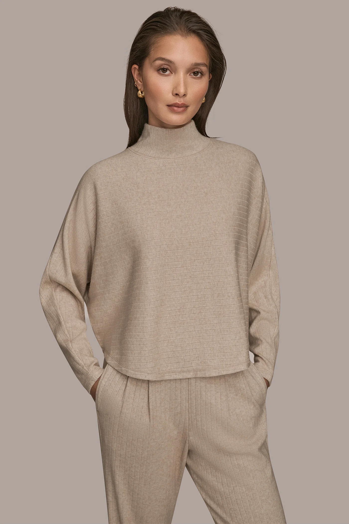 CROPPED RIBBED MOCK-NECK TOP - VXVOV