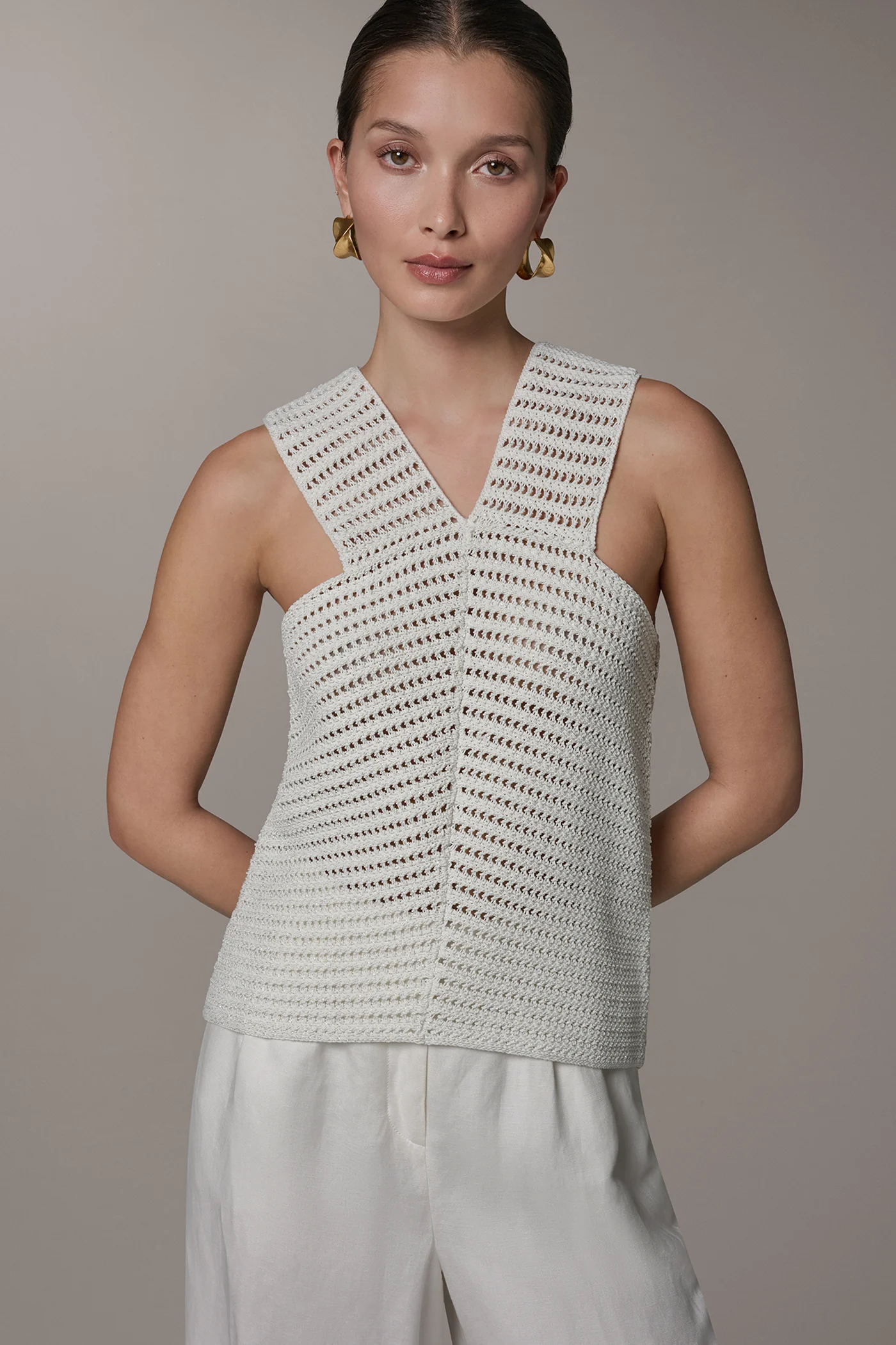 SLEEVELESS V-NECK SWEATER TOP - VXVOV